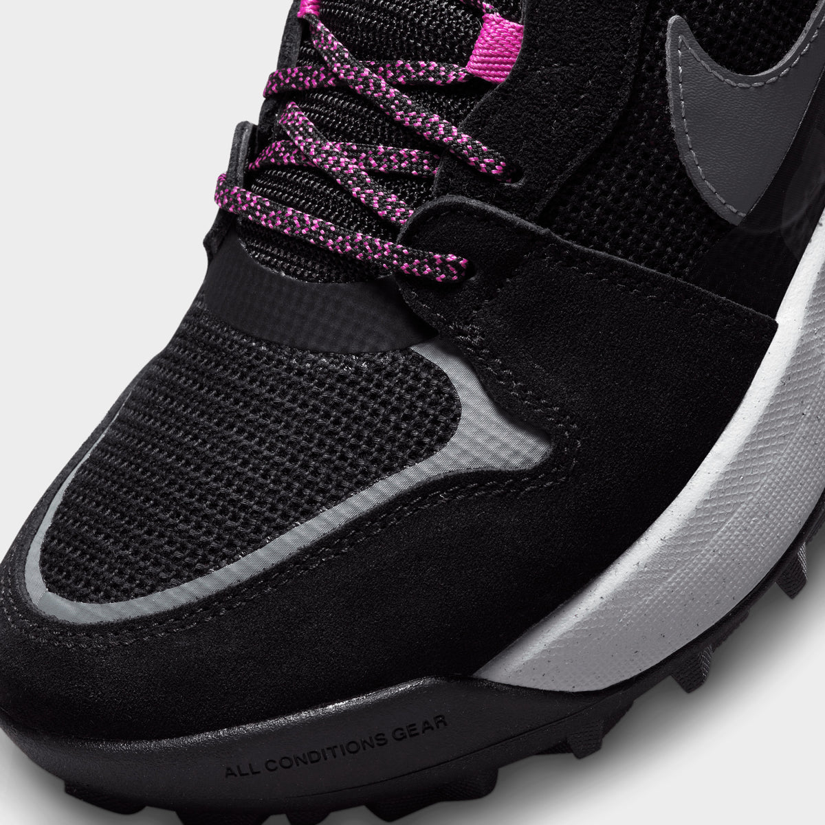 nike acg dog mountain black hyper grape