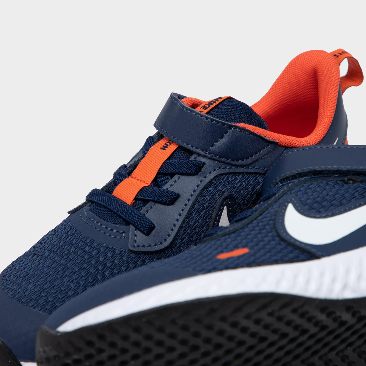 Nike revolution clearance orange