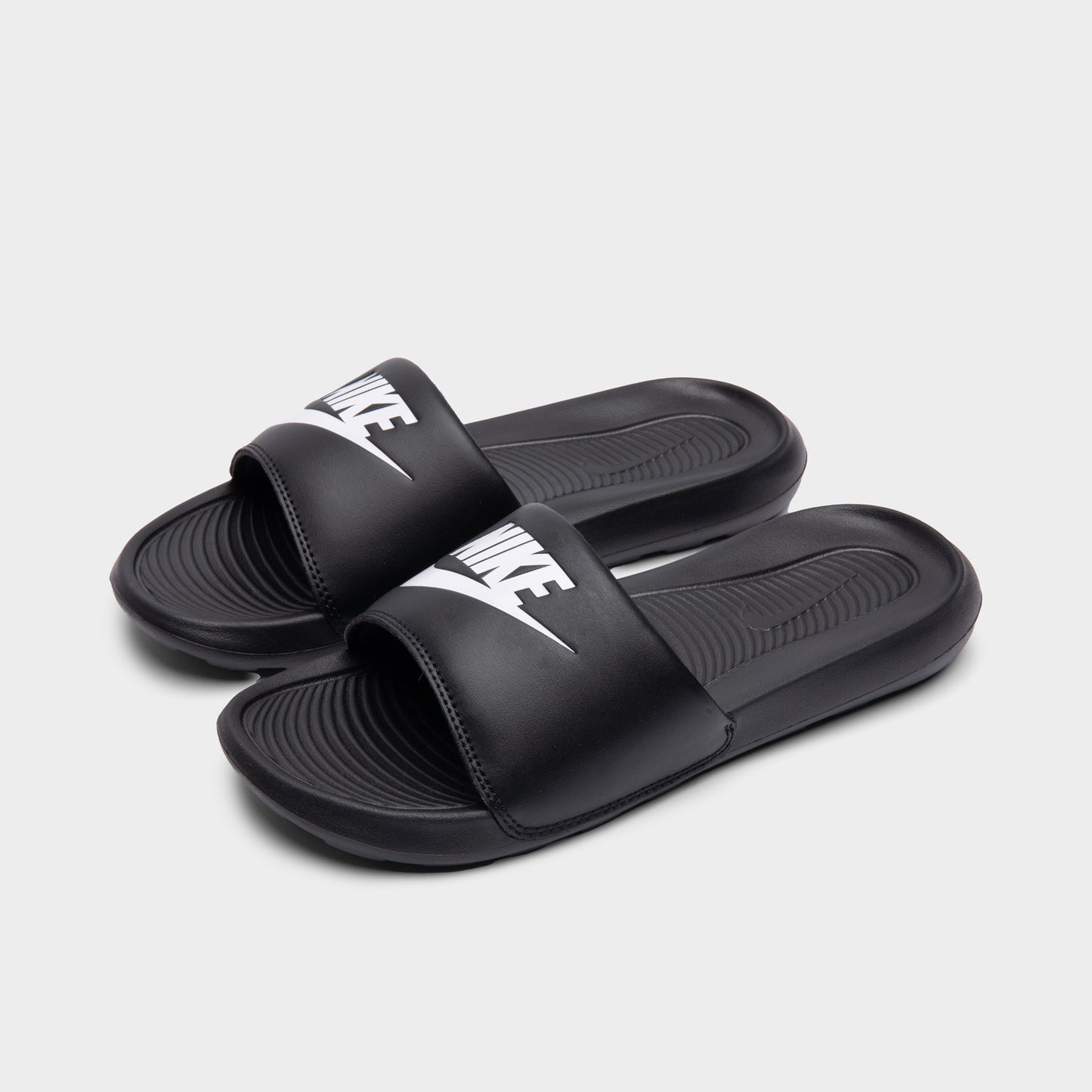 Nike Victori One Femmes Noir / Noir - Blanc