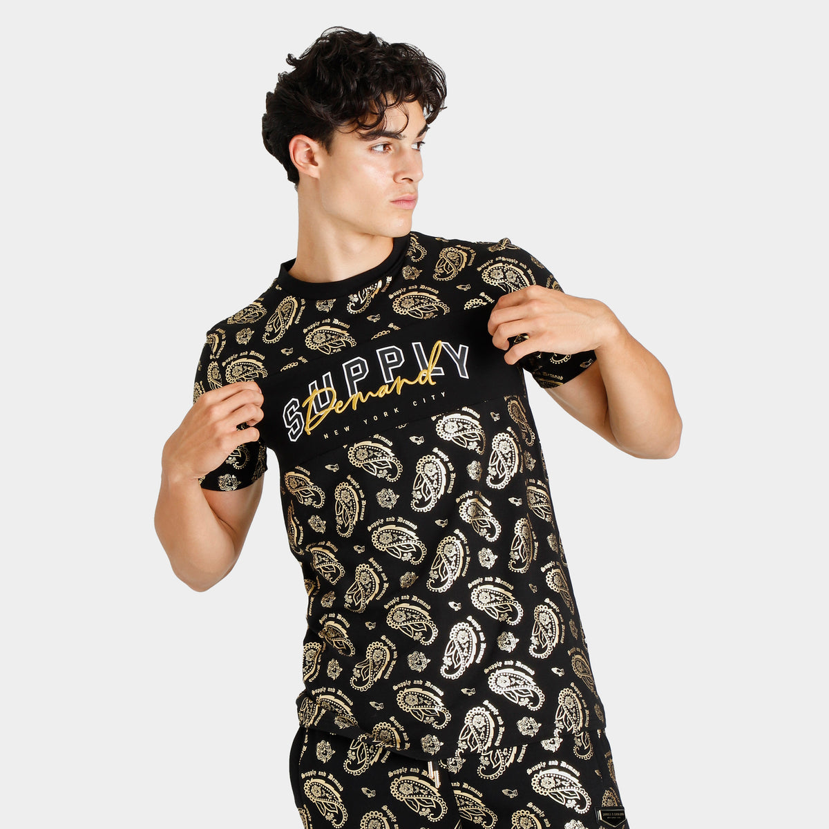 Supply & Demand Paisley Shine T-shirt Black / Gold | JD Sports Canada