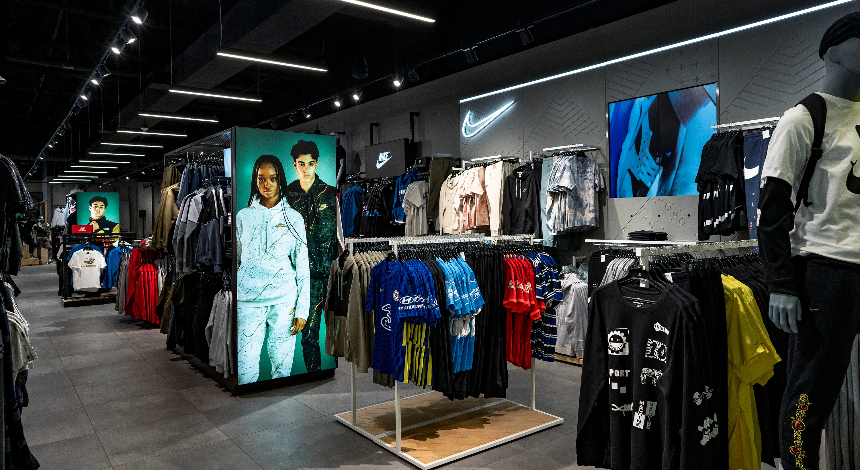 Nike top store winnipeg