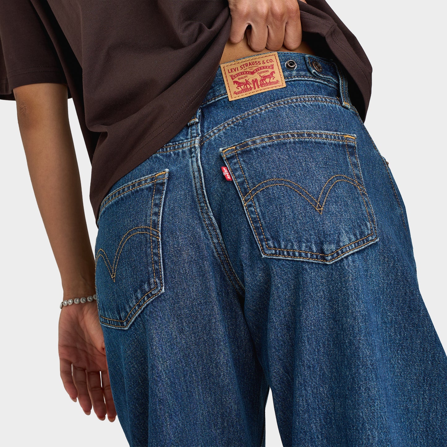 Levi's Women's Cinch Barrel / New Shades