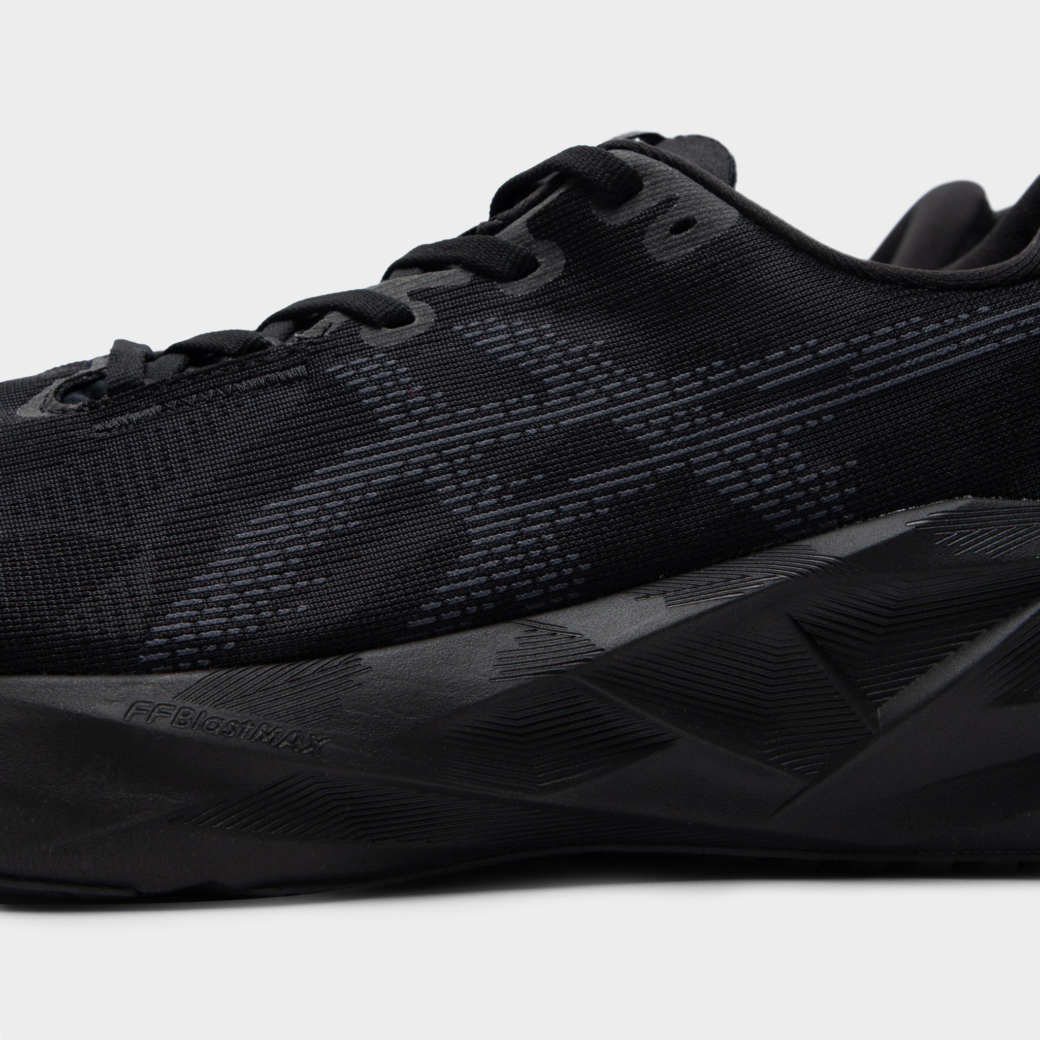 Asics Novablast 5 Black / Carrier Grey – JD Sports