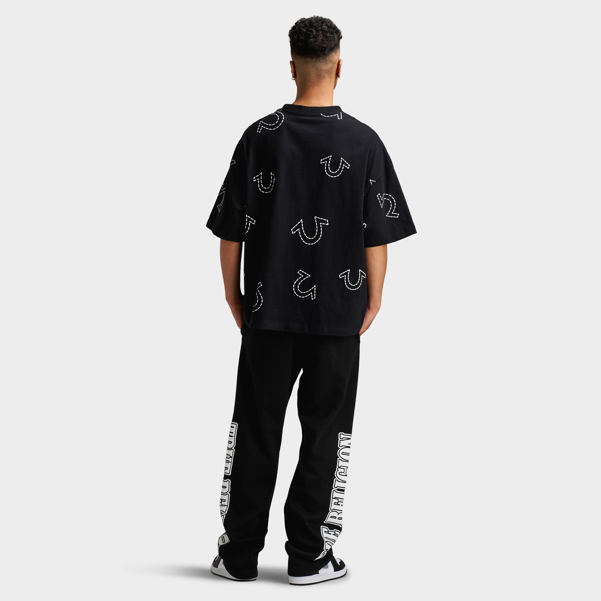 True Religion Horseshoe Print Oversized T-Shirt / Jet Black – JD