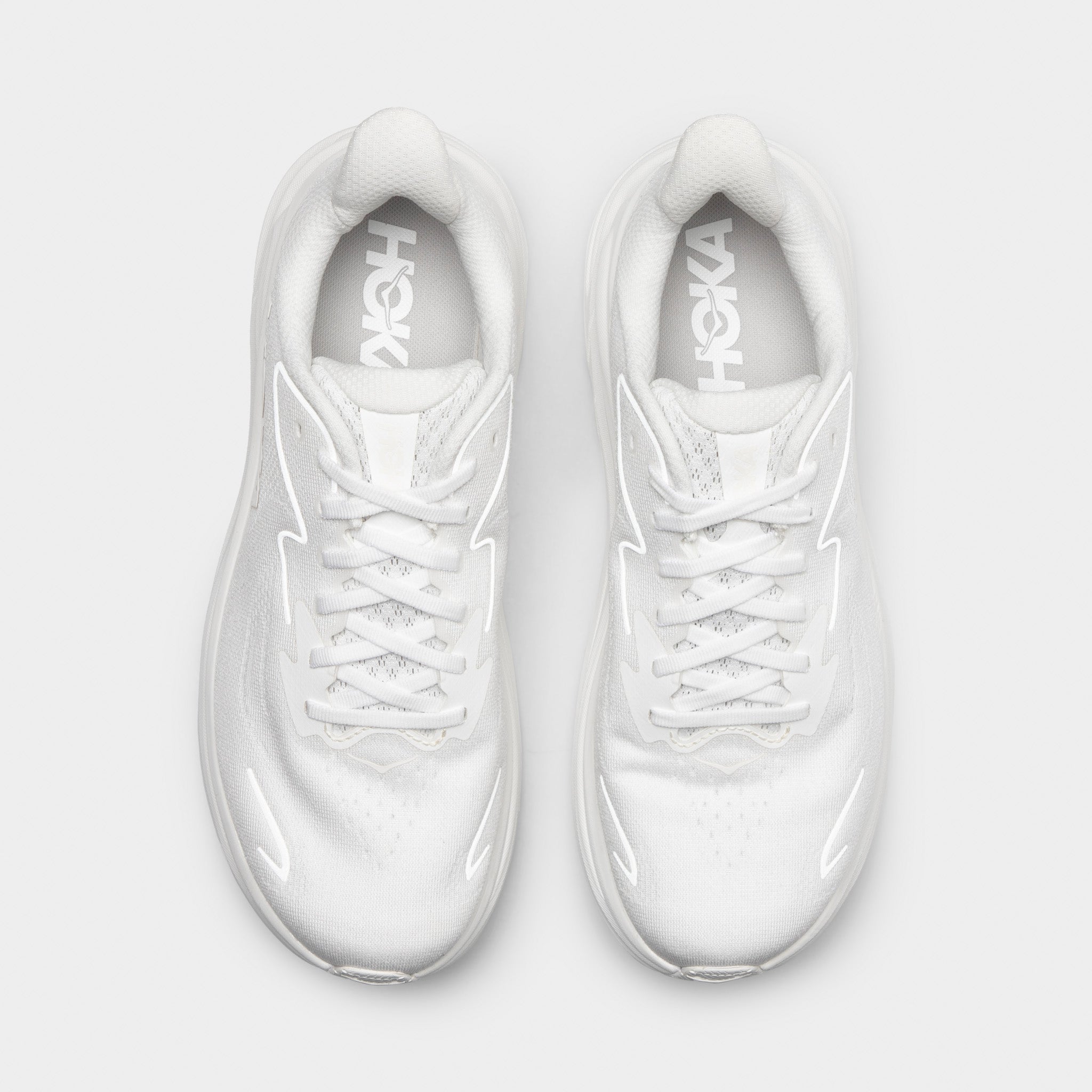 HOKA ホワイトCLIFTON10 23cm 新品 HOKA CLIFTON10（ホワイト） スニーカー 23.5cm HOKA ONE ONE