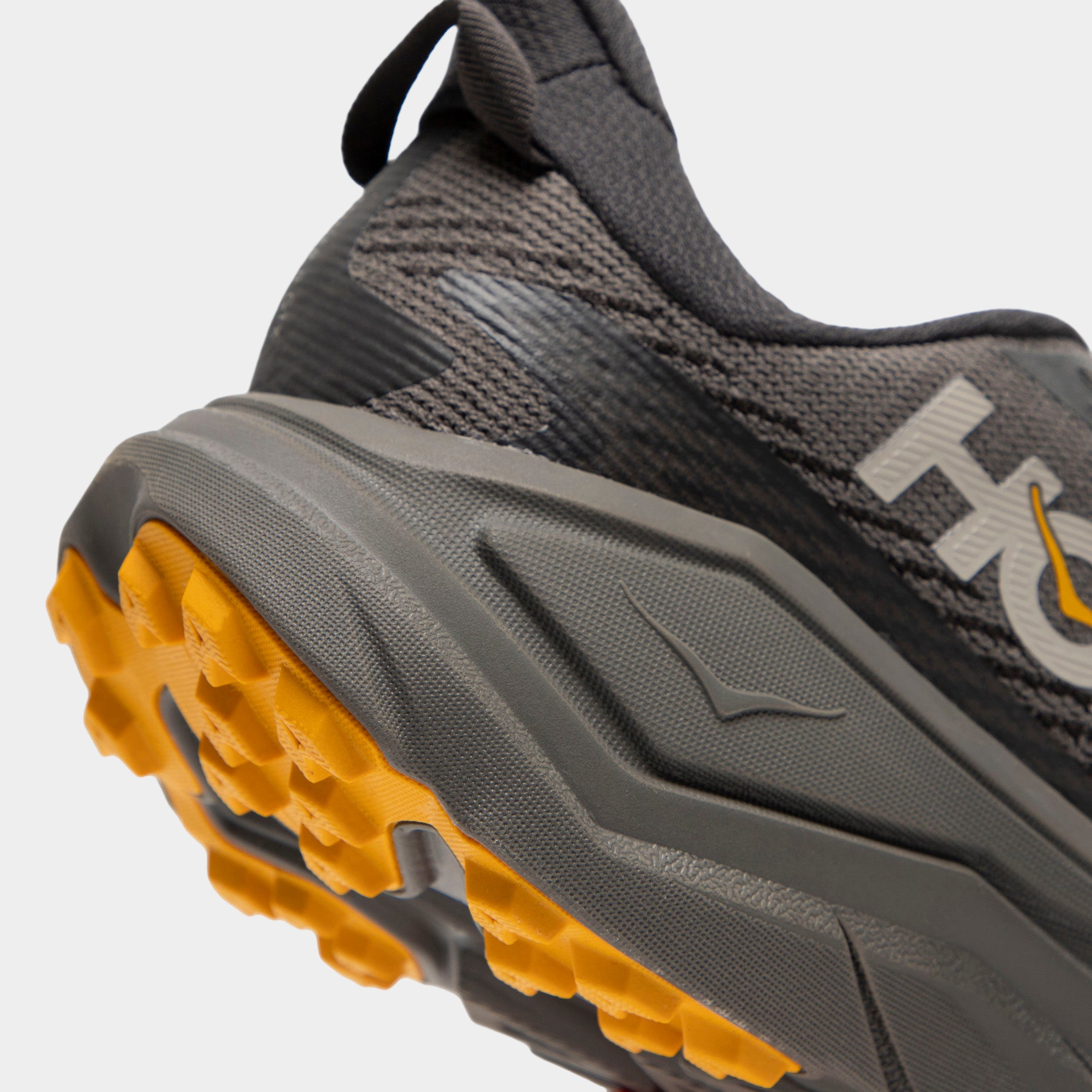 Hoka Challenger 8 GTX Asphalt / Yellow – JD Sports