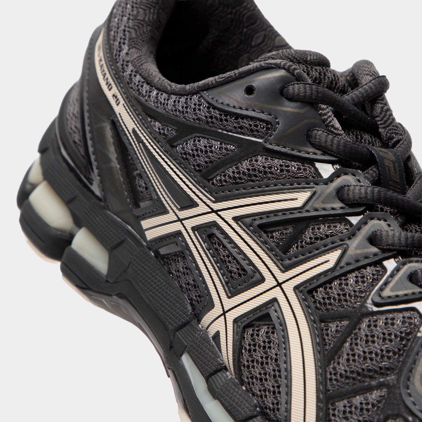 ASICS GEL-KAYANO 20 Gris Obsidienne / Avoine