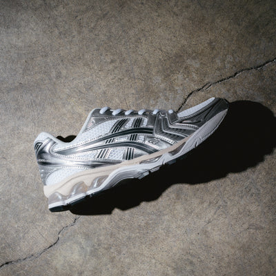 ASICS Gel-Kayano 14 « Argent / Noir – Crème » chaussure. Magasinez ASICS dès maintenant chez JD Sports