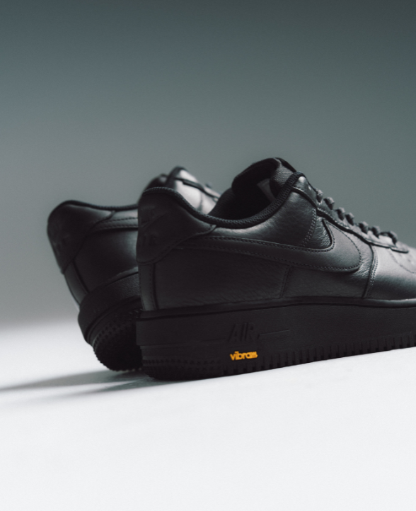 Nike Air Force 1 GTX « Gris foncé / Noir ». Magasinez les articles imperméables dès maintenant chez JD Sports.