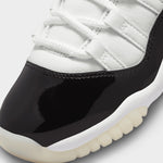 Jordan retro 11 black and white store