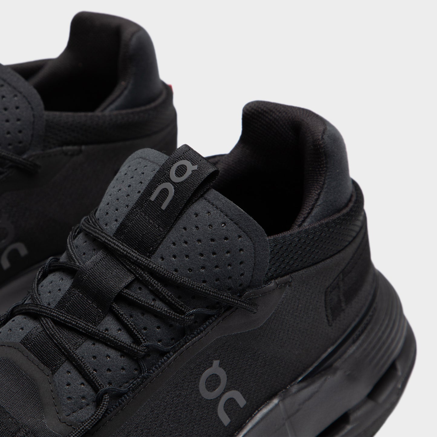 On Cloudnova 2 Black / Black