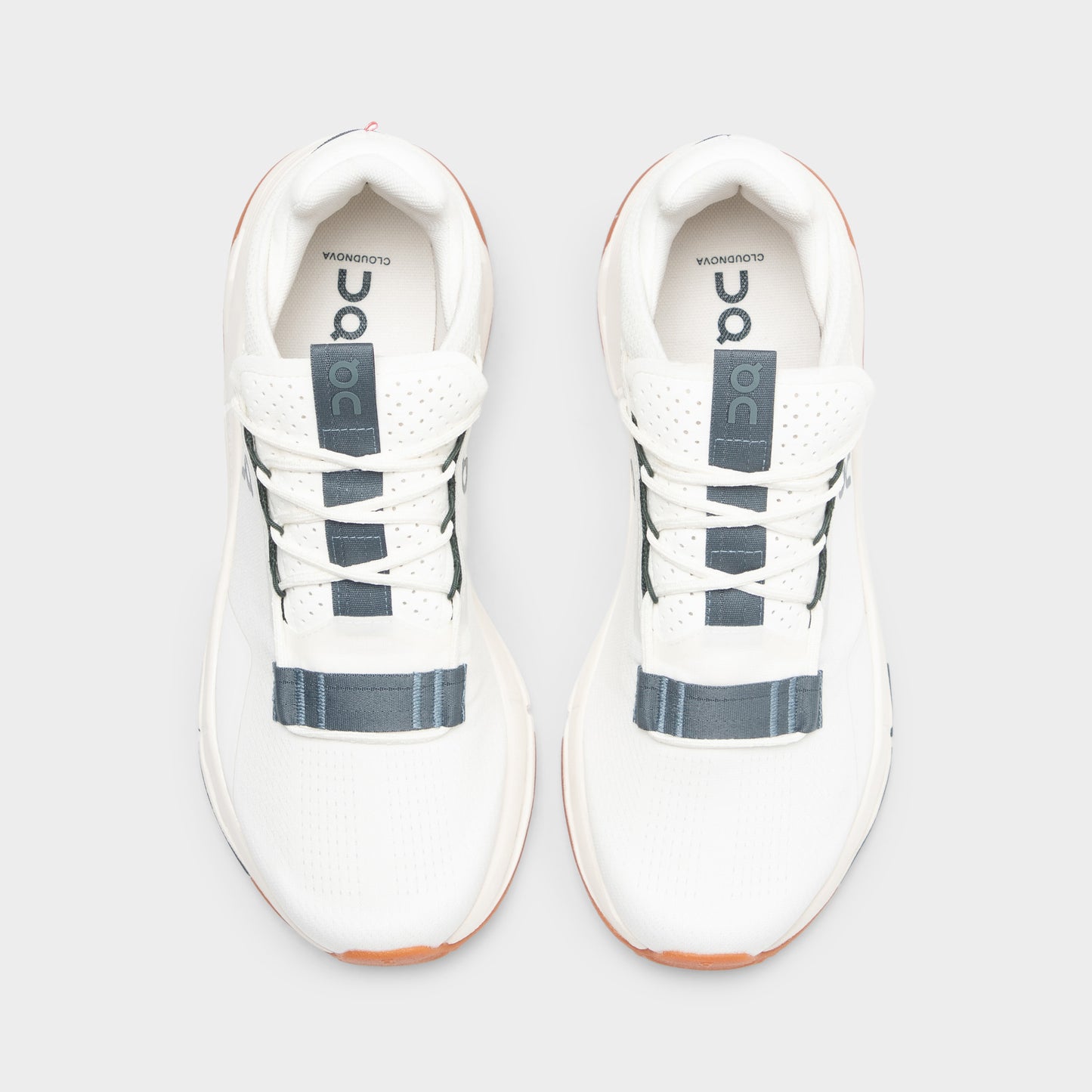 On Running Nova 2 Blanc / Vert / Gomme