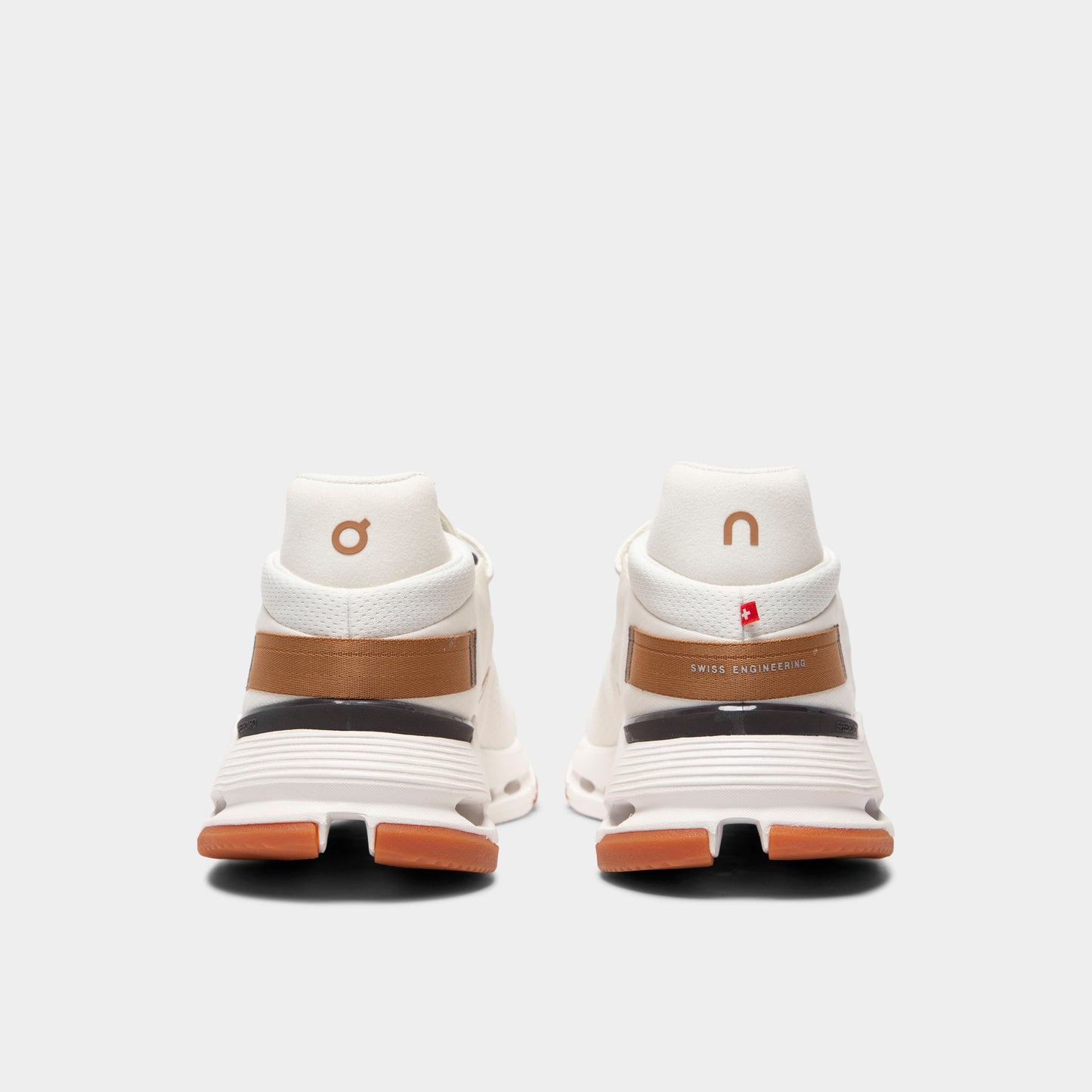 ON Running Cloudnova Off Blanc / Tan