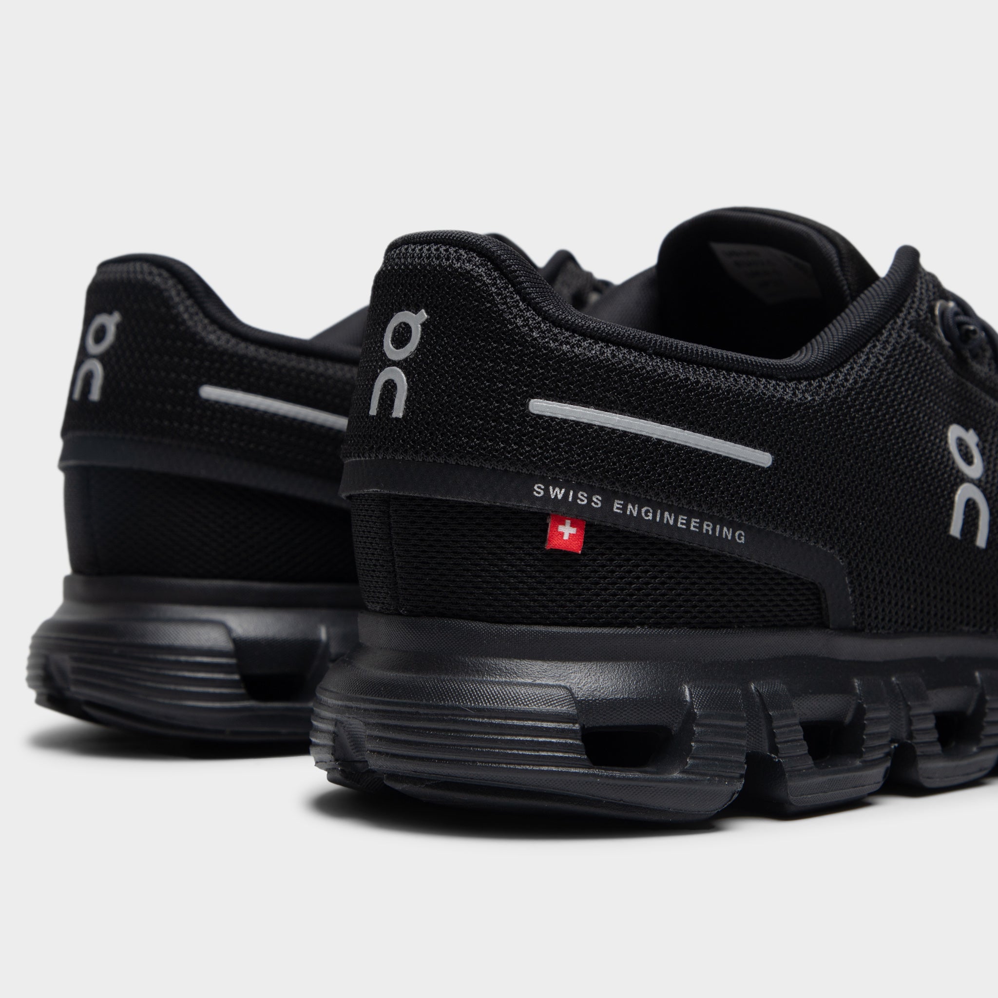 On Cloud 6 Black / Black – JD Sports