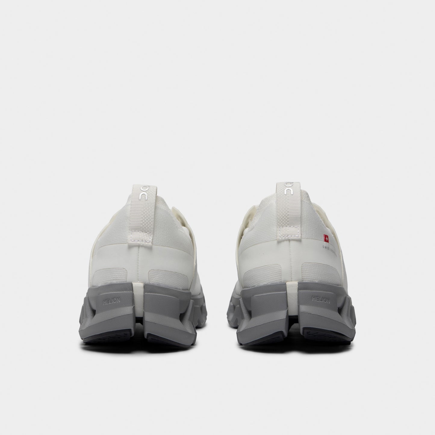 On Cloudswift 4 Ivory / Alloy