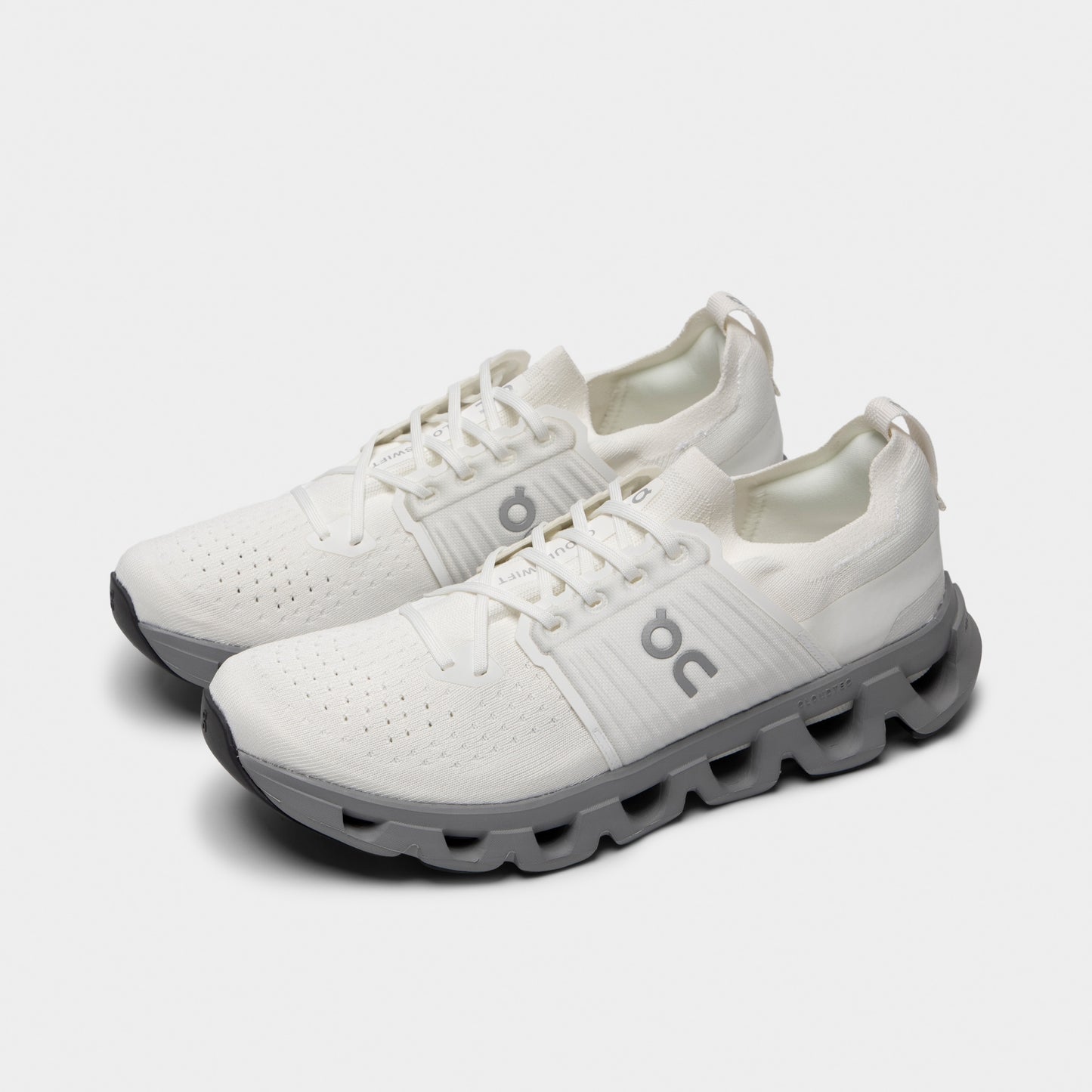 On Cloudswift 4 Ivory / Alloy