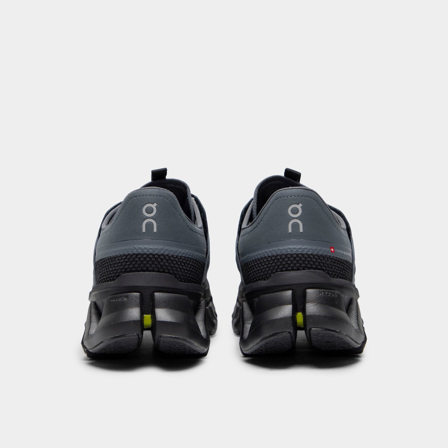 On Cloudswift Amp Navy / Black