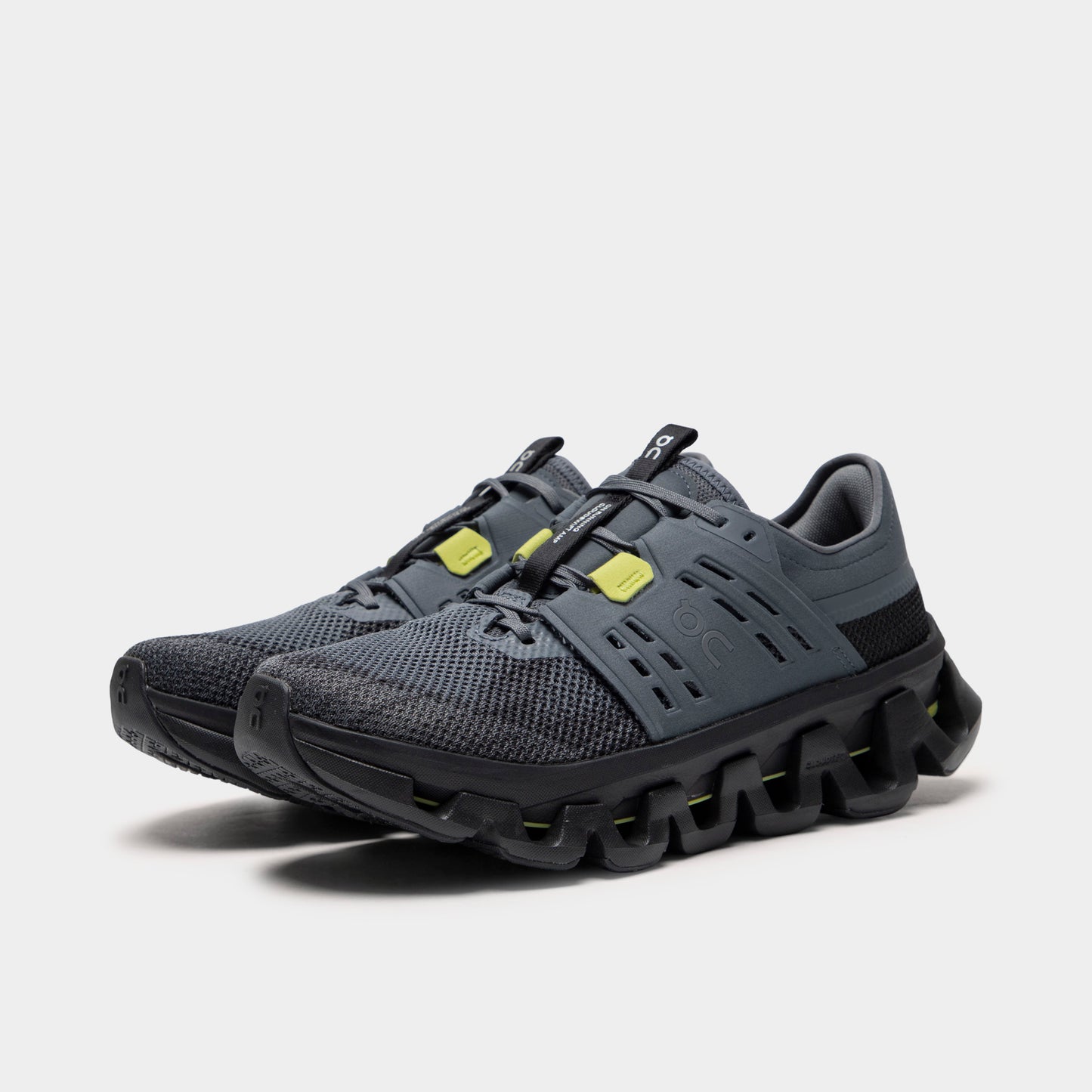 On Cloudswift Amp Navy / Black