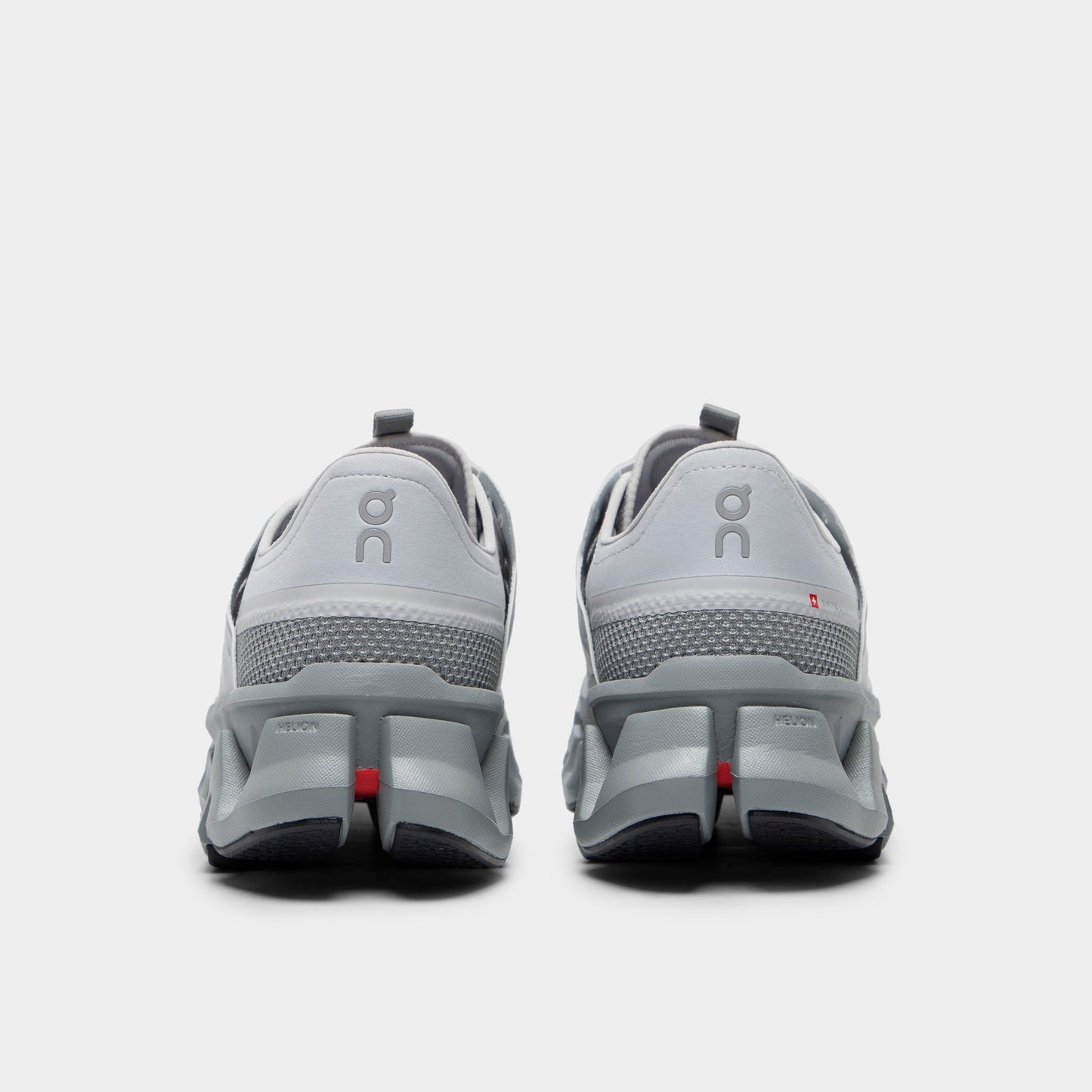 On Cloudswift Amp Grey / Red