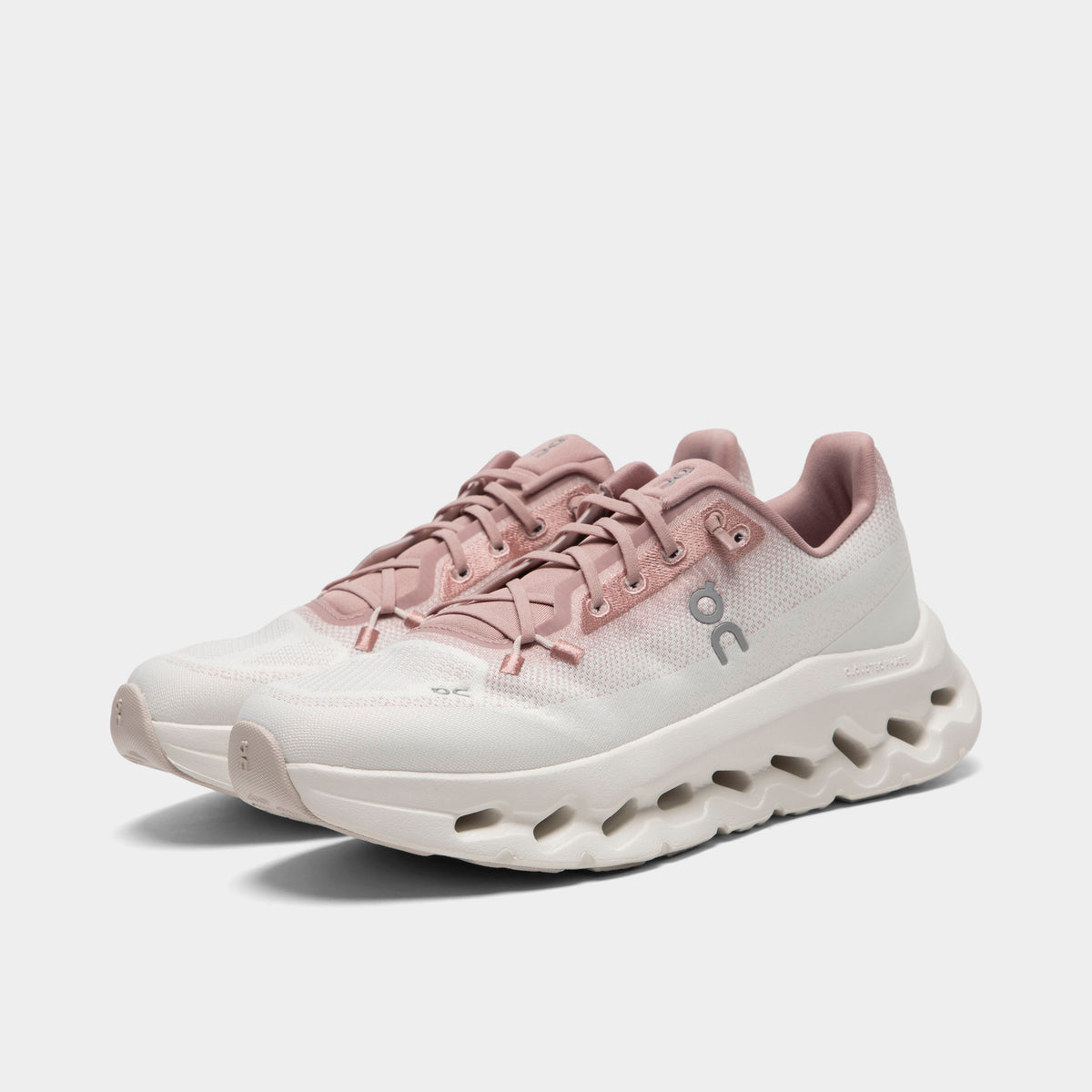 On Women's Cloudtilt Biscuit / Ivory