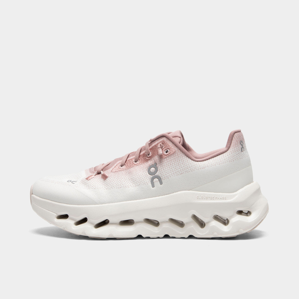 On Women's Cloudtilt Biscuit / Ivory