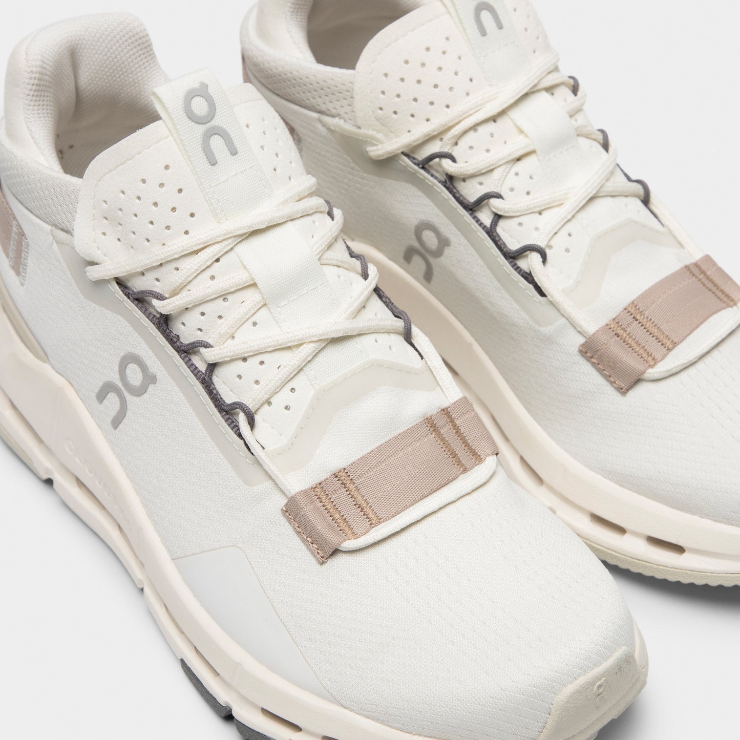 On Women's Cloudnova 2 Ice / Sand