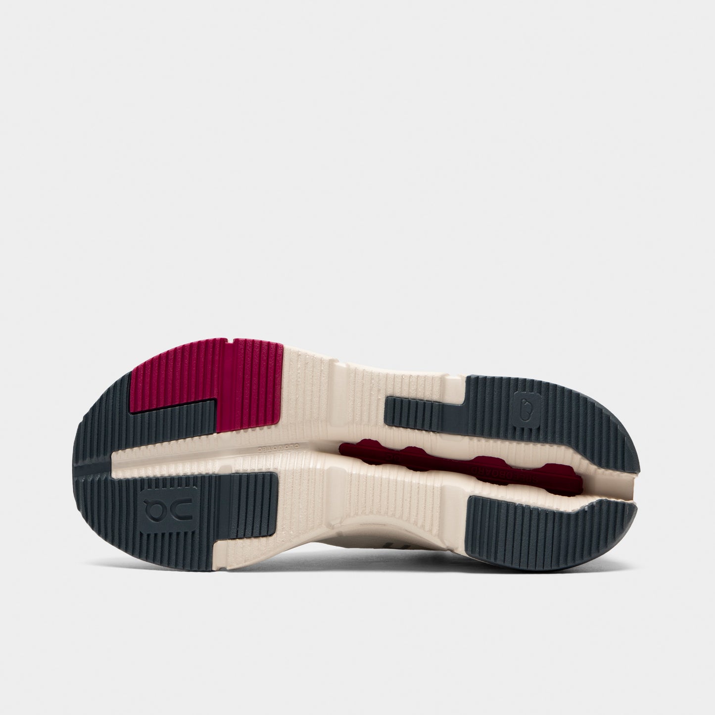 On Women's Cloudnova 2 Ivory / Grenadine