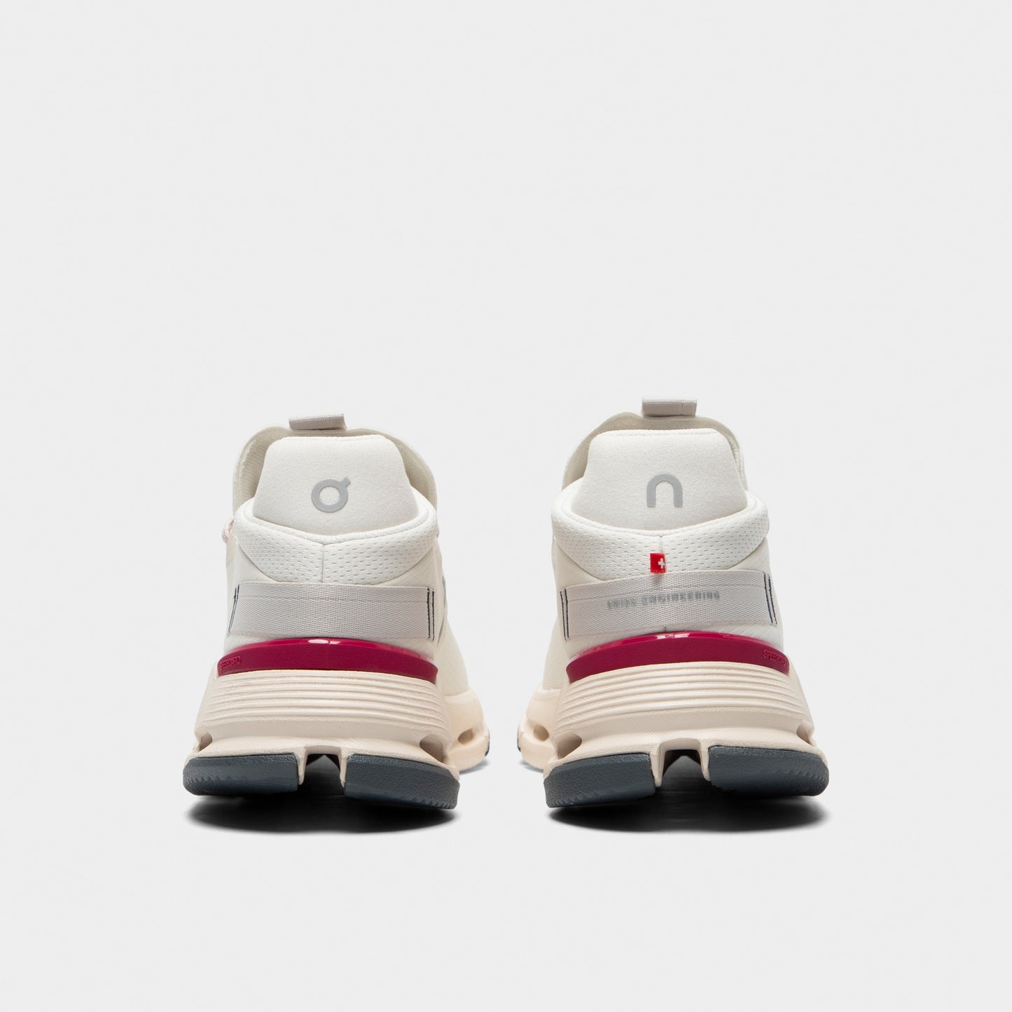 On Women's Cloudnova 2 Ivory / Grenadine