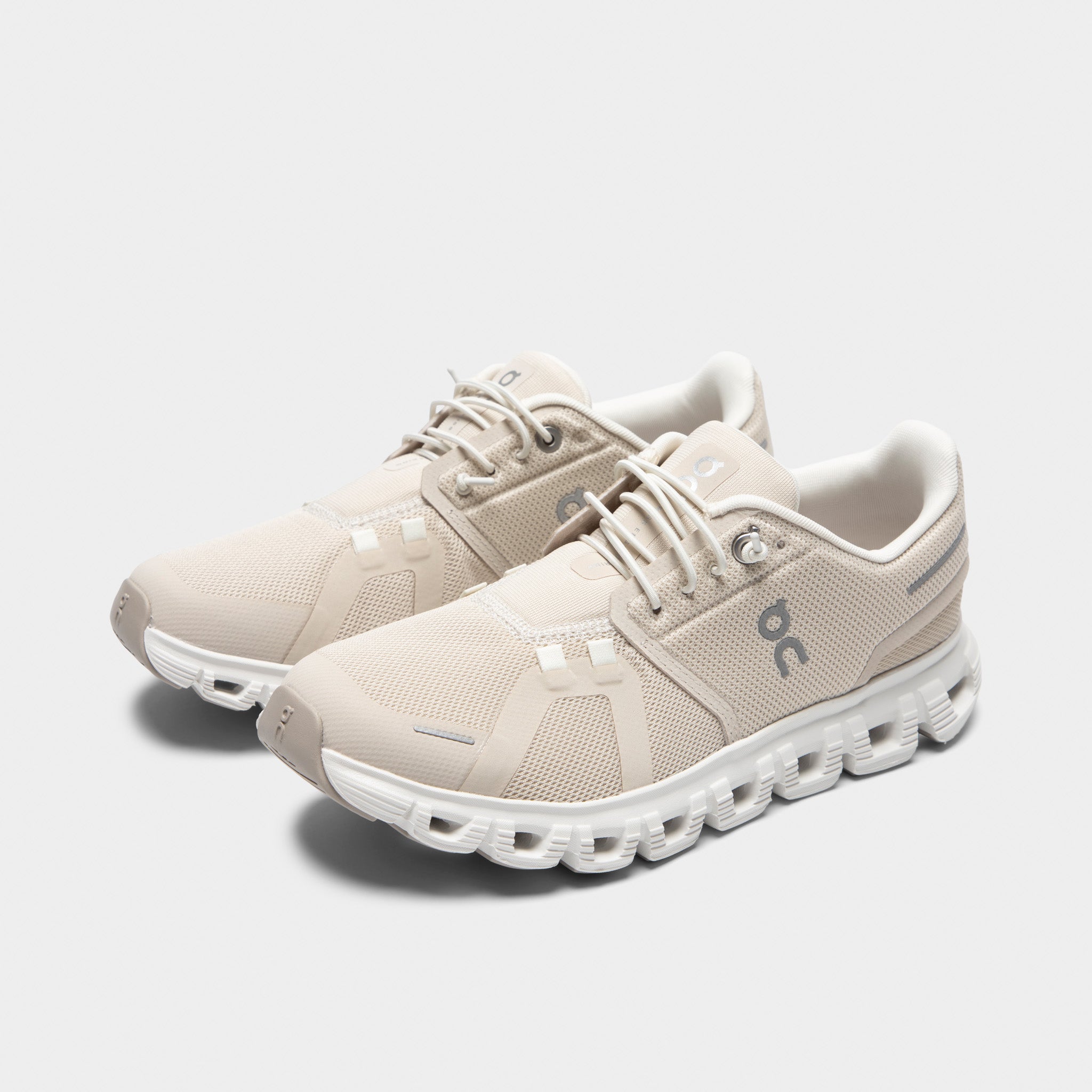 On Women's Cloud 6 Pearl / White – JD Sports