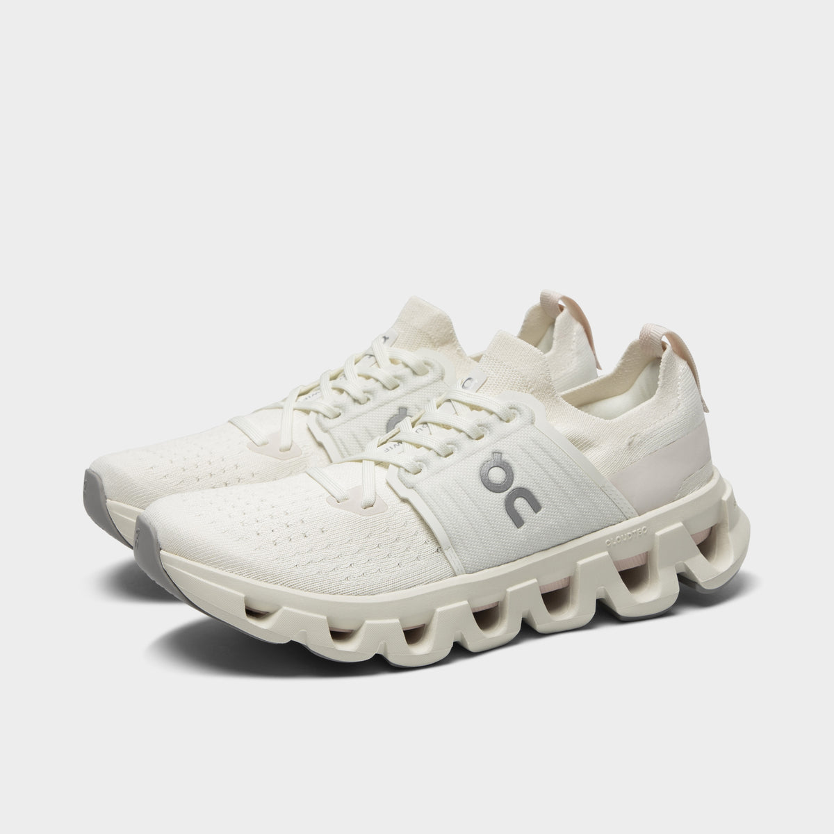 On Women's Cloudswift 4 Ivory / Sand – JD Sports