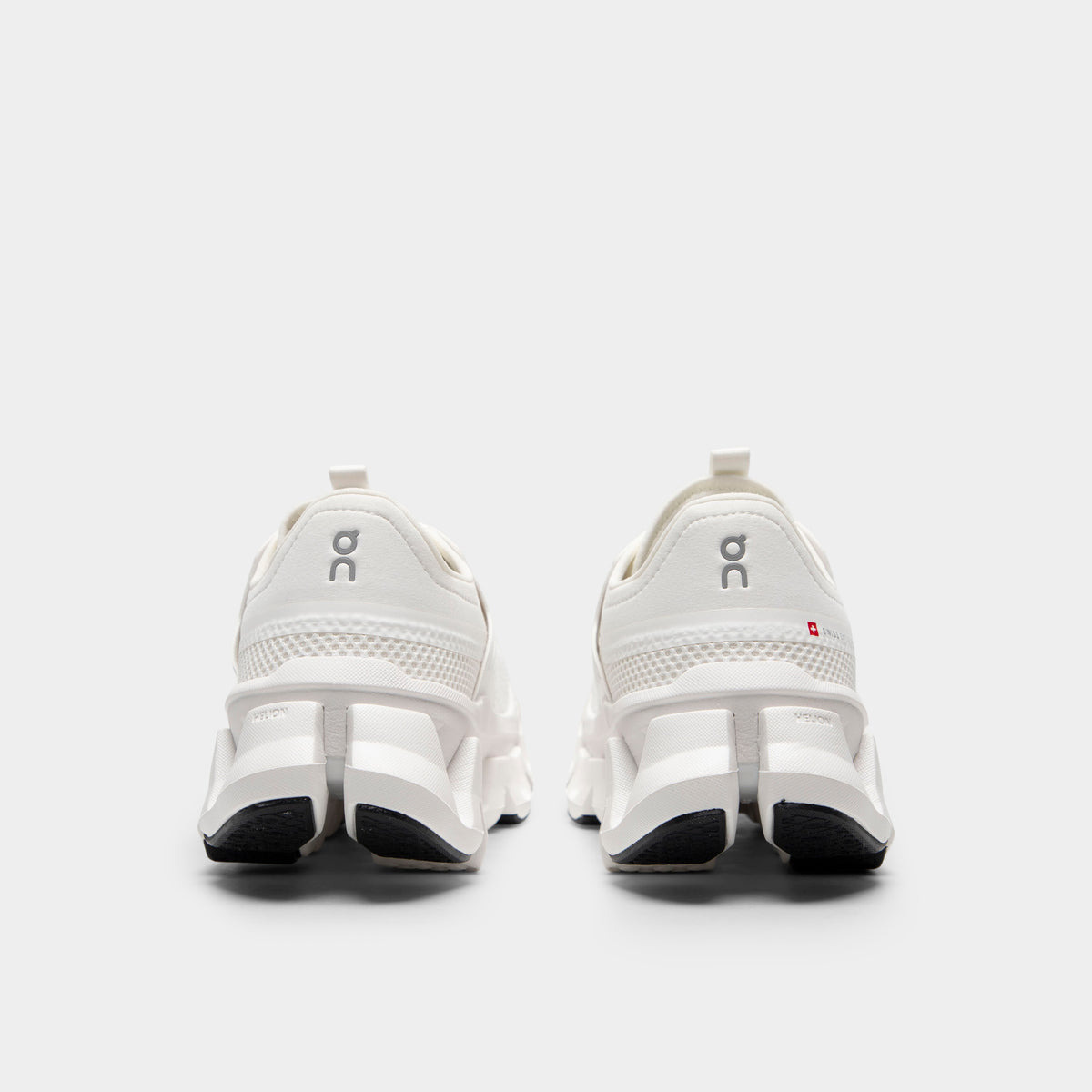 On Femmes Cloudswift AMP Blanc / Blanc 