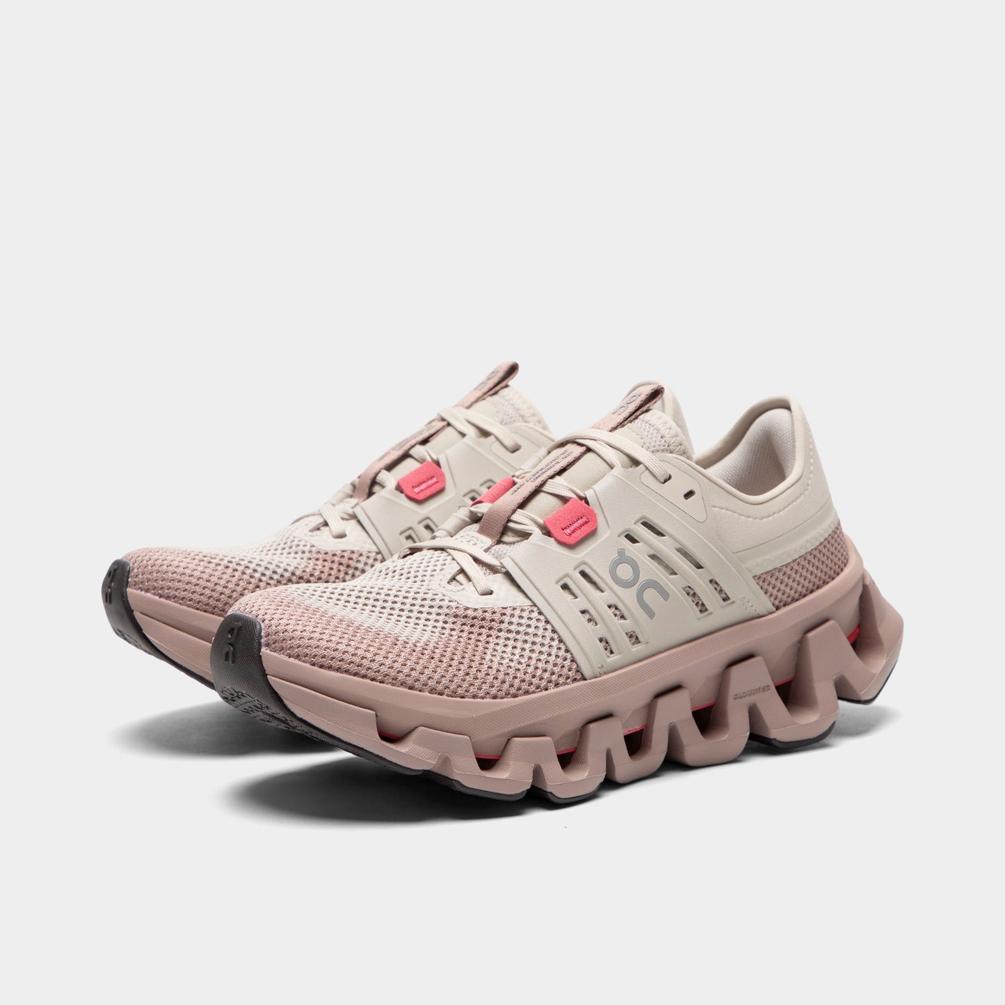 On Women's Cloudswift AMP Pearl / Biscuit