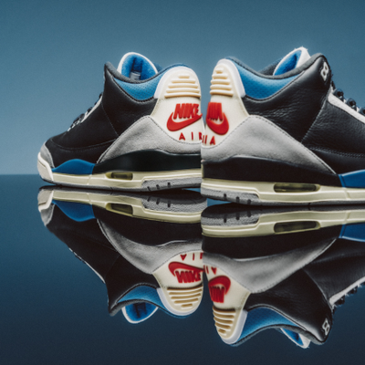 Jordan 3 Rétro OG « Noir / Rouge Chili – Gris Neutre » en solde en ce moment. Magasinez la vente Jordan dès maintenant chez JD Sports.