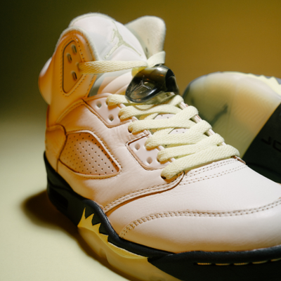 Jordan Women’s 5 Rétro « Voile / Vert lumineux – Anthracite ». Magasinez les rabais Jordan dès maintenant chez JD Sports.