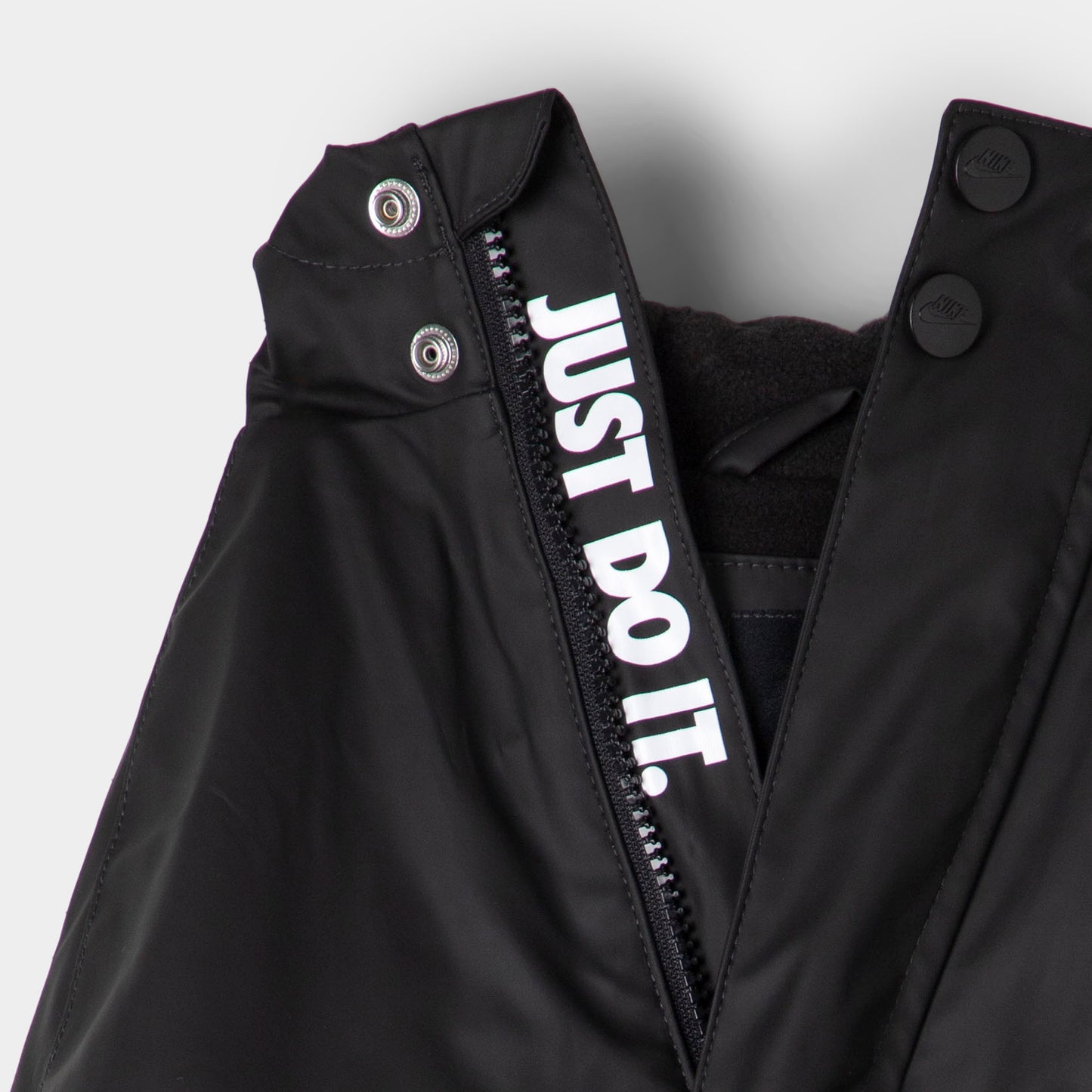 Nike Children's Rain Jacket / Black