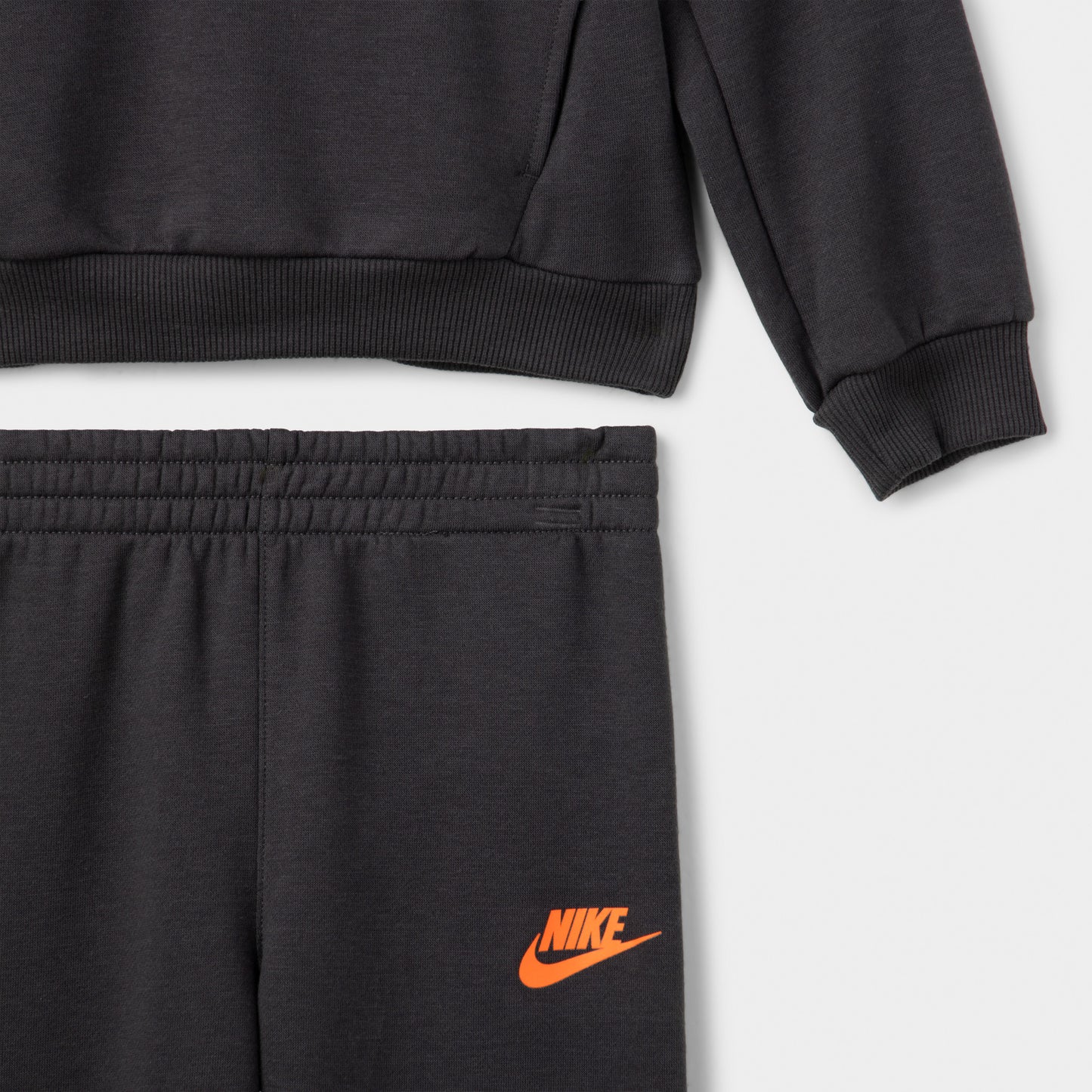 Nike Sportswear Children's GFX PO Fleece Pant Set Black / White - Volt