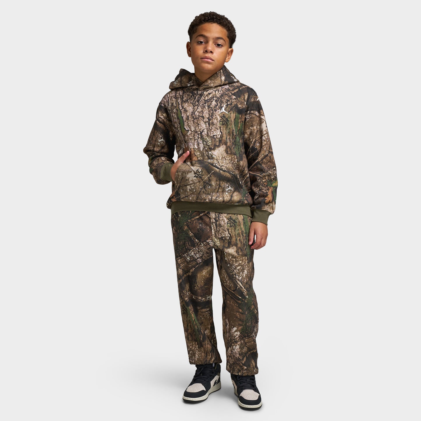 Jordan Juniors' MJ MVP Fleece Pullover Hoodie / Medium Olive Camo