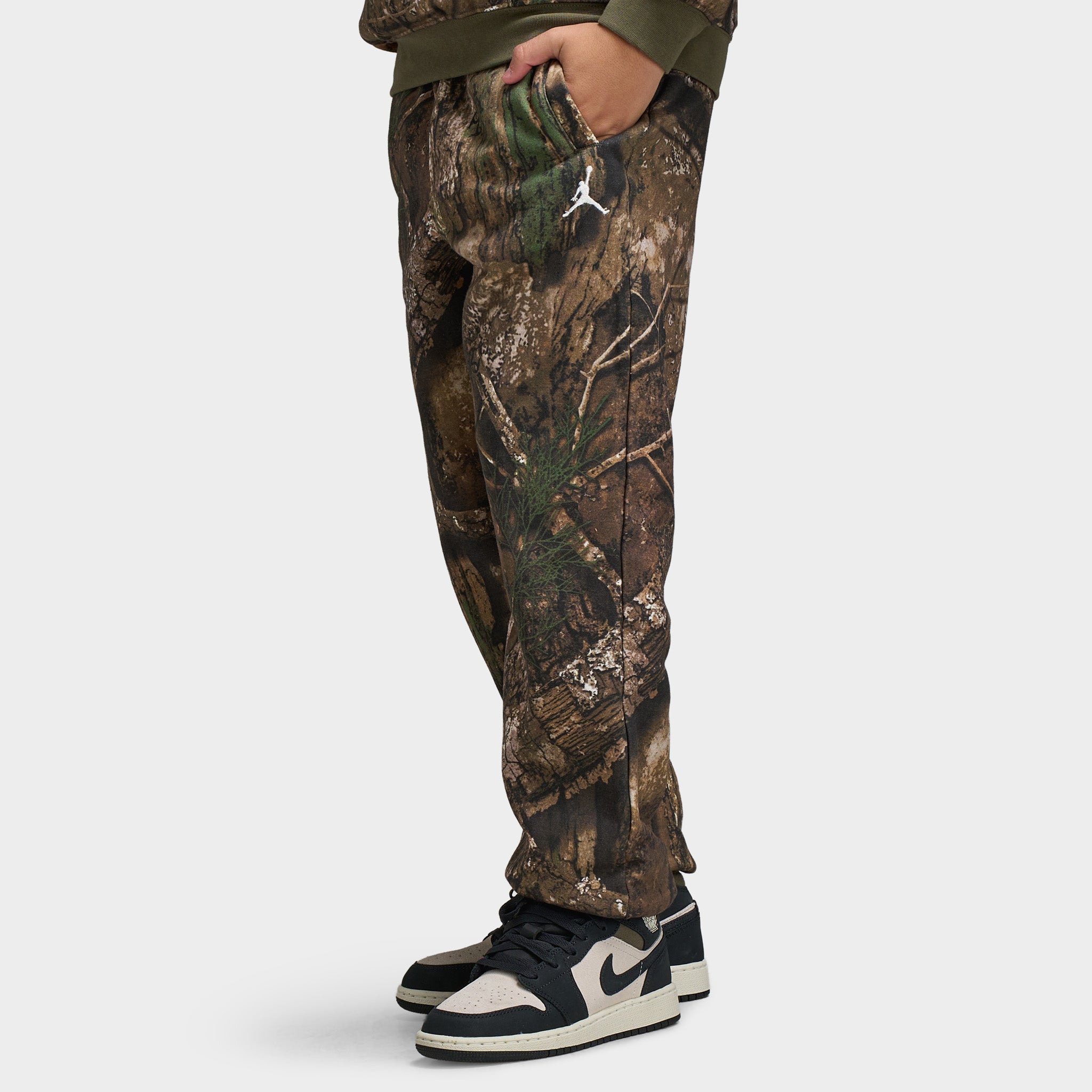 jordan camo fleece pants