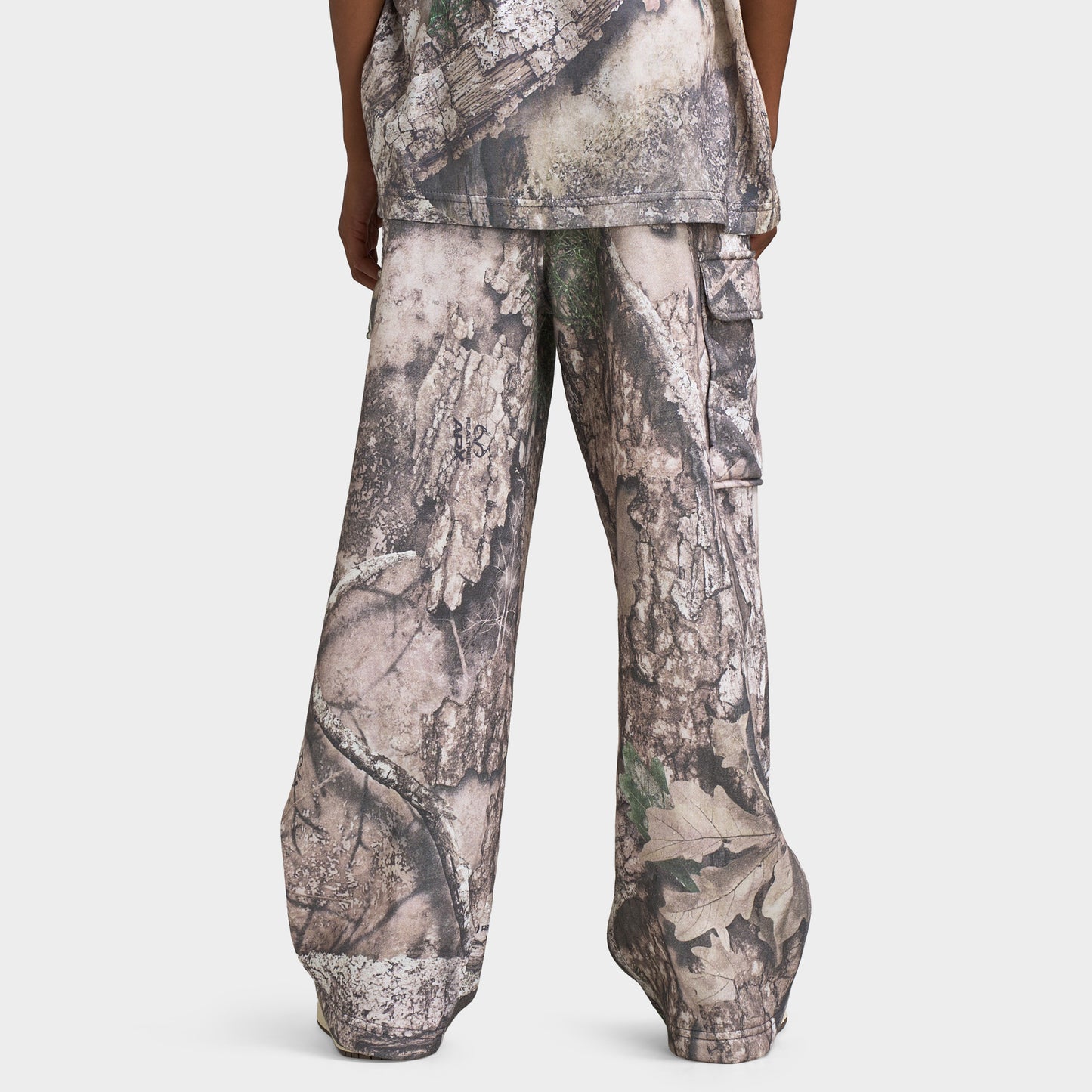 Jordan Juniors Boys' Brooklyn Real Tree AOP Pant / Swan