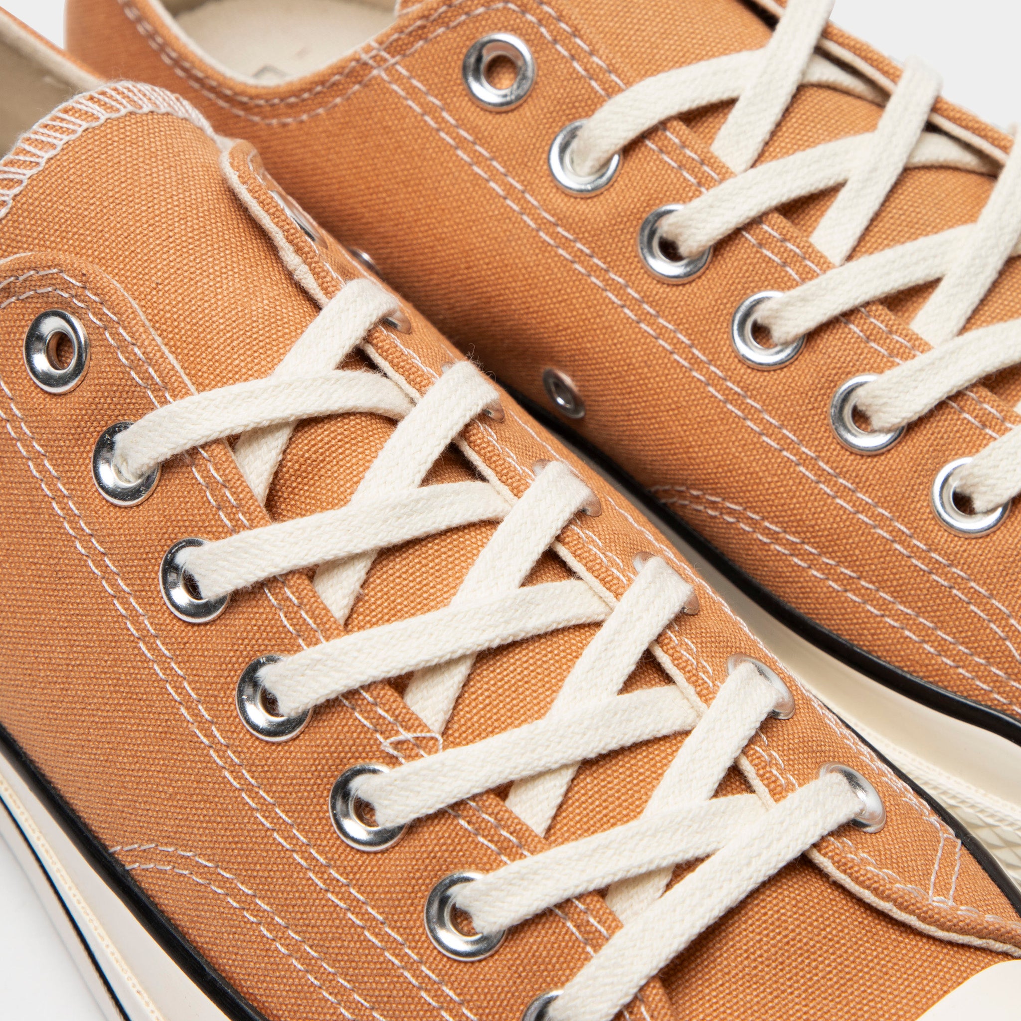 WILLAＲDSOＮ７８✕９４サイズ イフ　イット　ラフス　ライク　ア　ダック Converse Chuck 70 Clay Court / Egret - Black – JD Sports