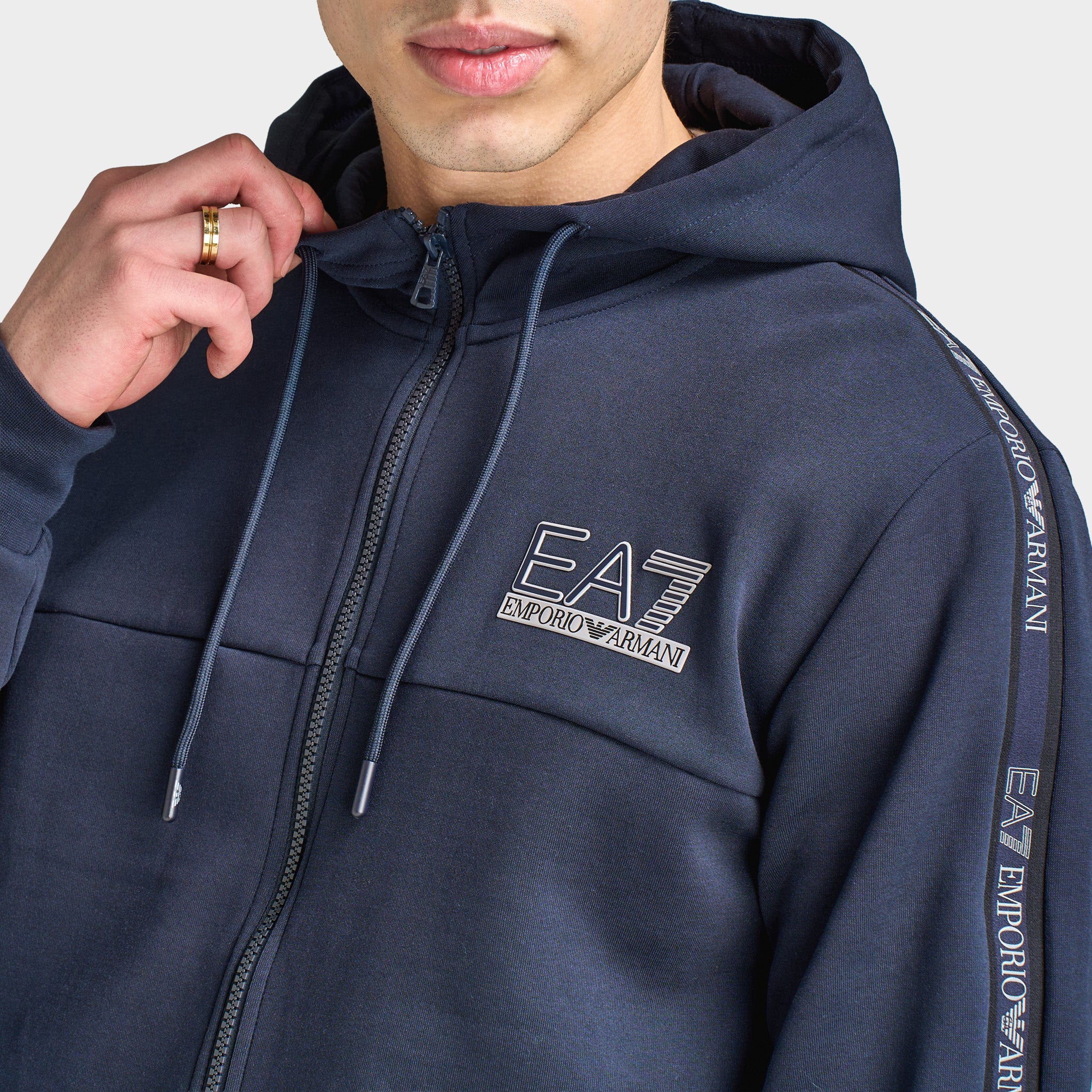 EMPORIO ARMANI ハイゲージ フルジップアップセーター ネイビー L EA7 Fullzip Hoodie / Armani Blue – JD Sports