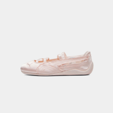 Puma Women’s Speedcat Ballet “Venus / Jasmine Flower – Warm White” shoe. Shop Women’s Shoes now at JD Sports.