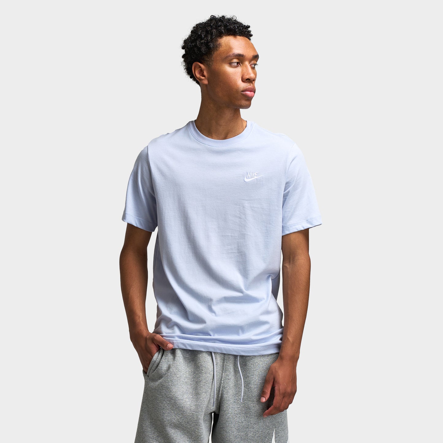 Nike Sportswear Club T-Shirt Ghost / White