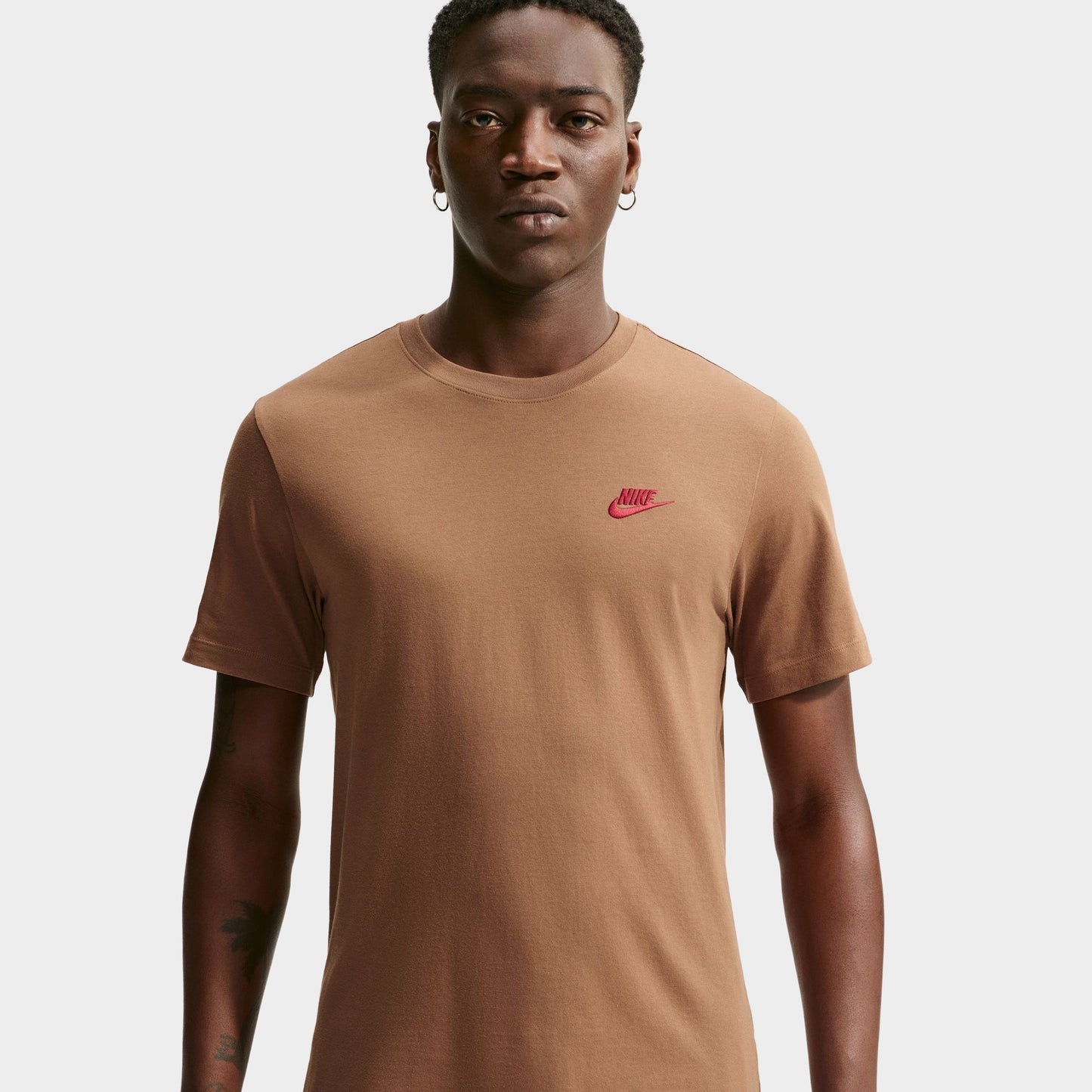 Nike Sportswear Club Tee / Ale Brown