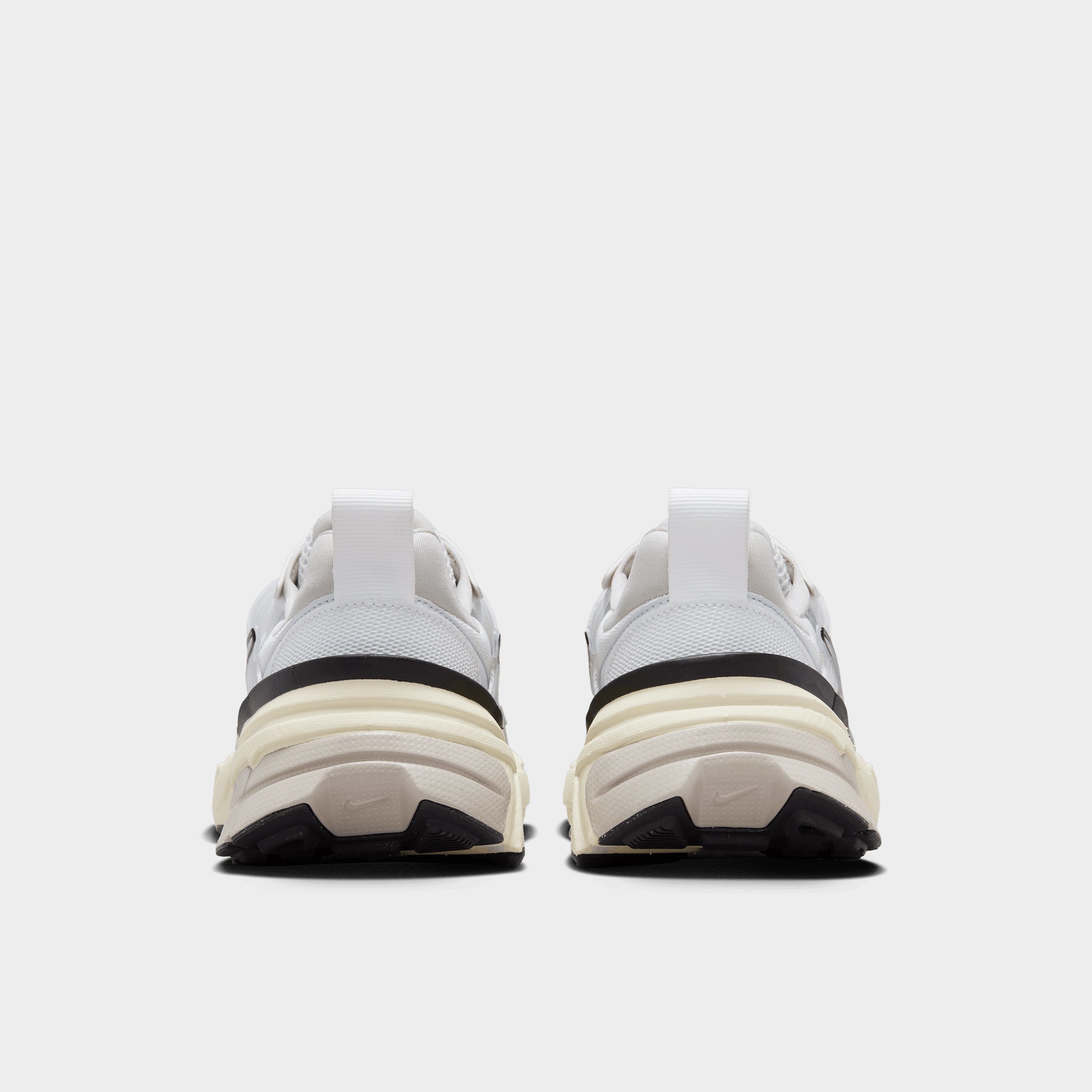 【入手困難】23.5 NIKE W V2K RUN \"WHITE SILVER Nike V2K Run 'White/Metallic Silver' | SNEAKERBOX