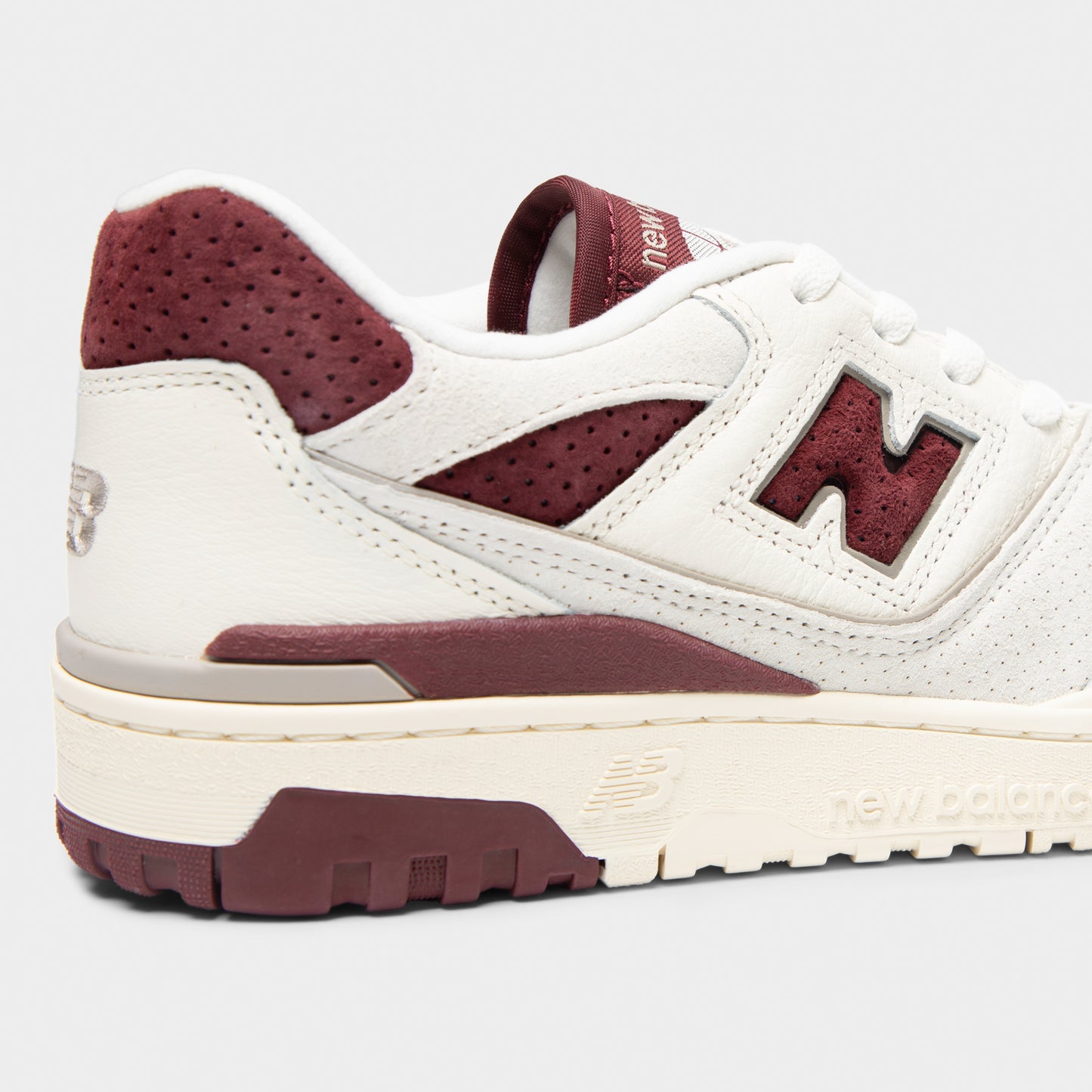 New Balance 550 Sea Salt / Classic Crimson