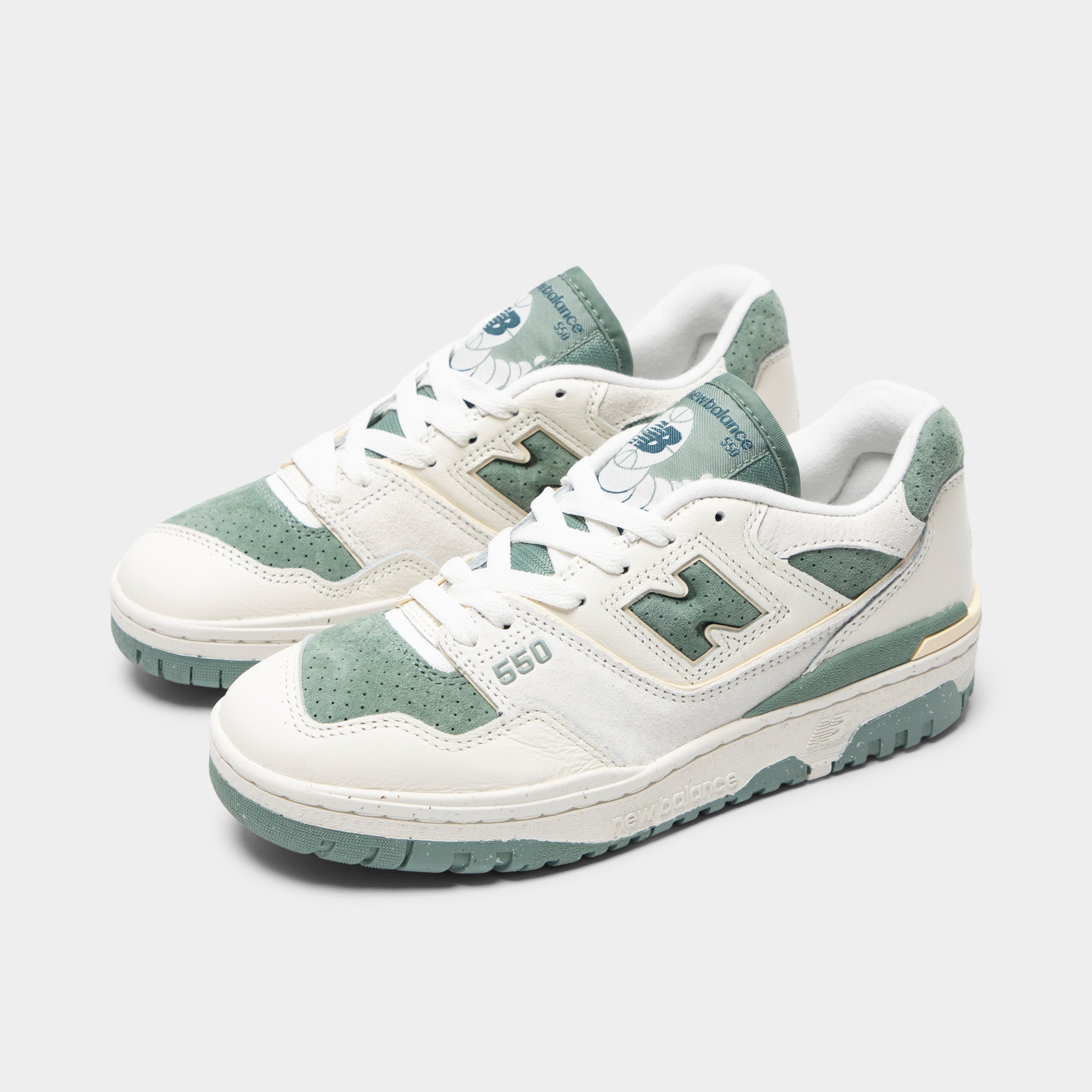 New Balance Women's 550 Sea Salt / Dark Juniper – JD Sports