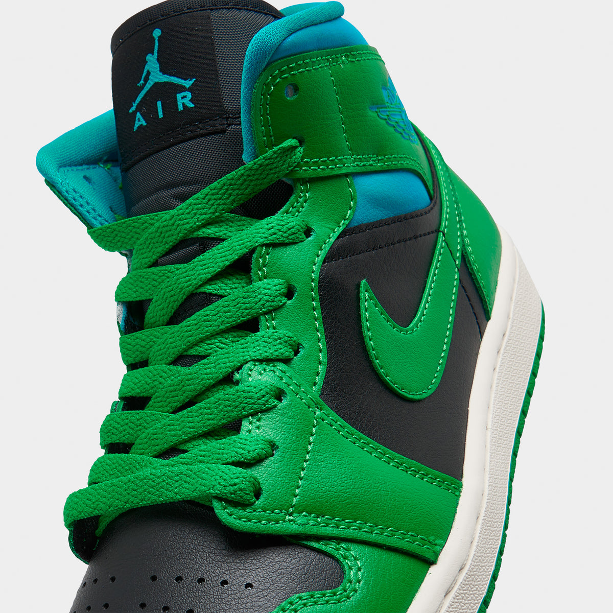 Jordan Women's 1 Mid Noir / Vert Chanceux - Aquatone
