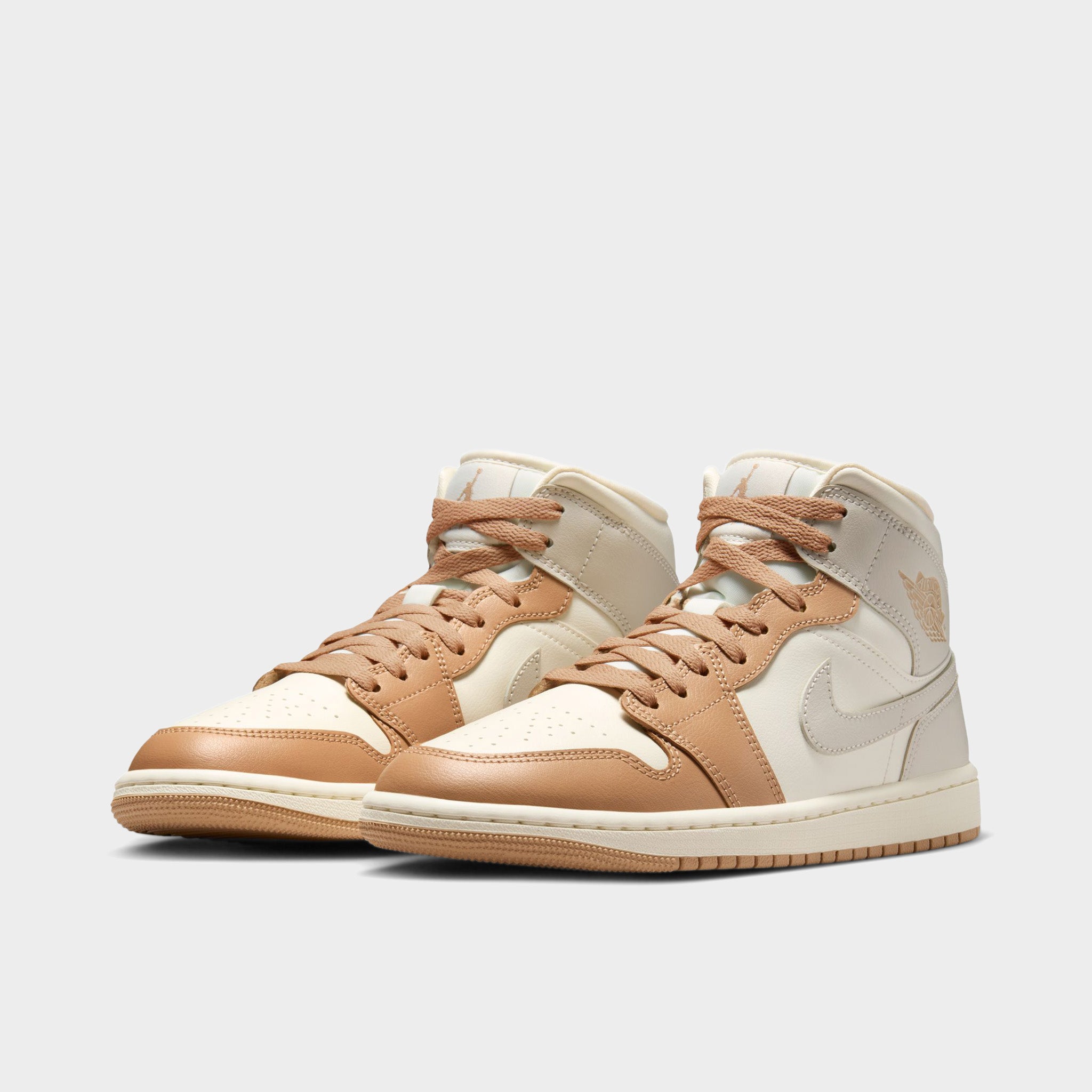 スニーカー WMNS Air Jordan1 Mid Light Orewood Brown Jordan Women's 1 Mid Ale Ivory / Light Orewood Brown - Hemp – JD