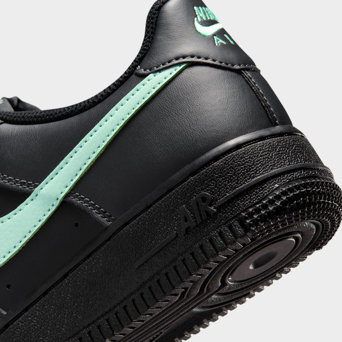 Nike Air Force 1 GS Black / Arctic Green - Anthracite